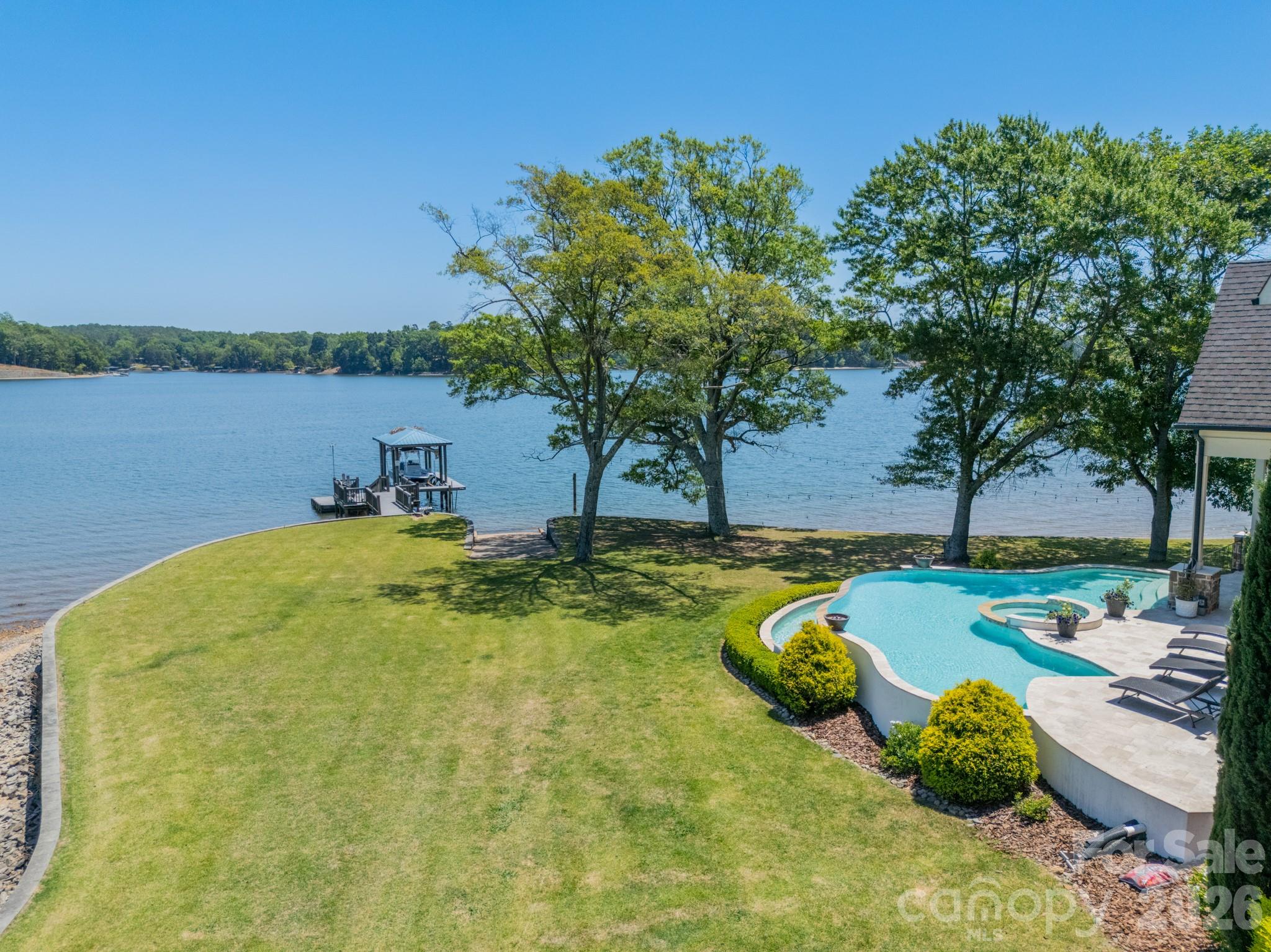 5204 Masons Ferry Road — Clover