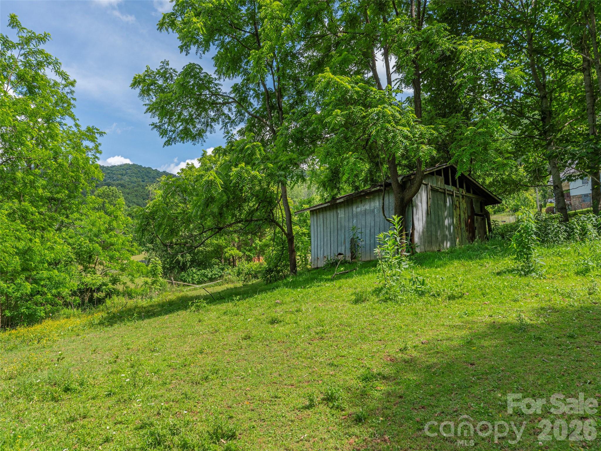 5622 Dutch Cove Road — Canton