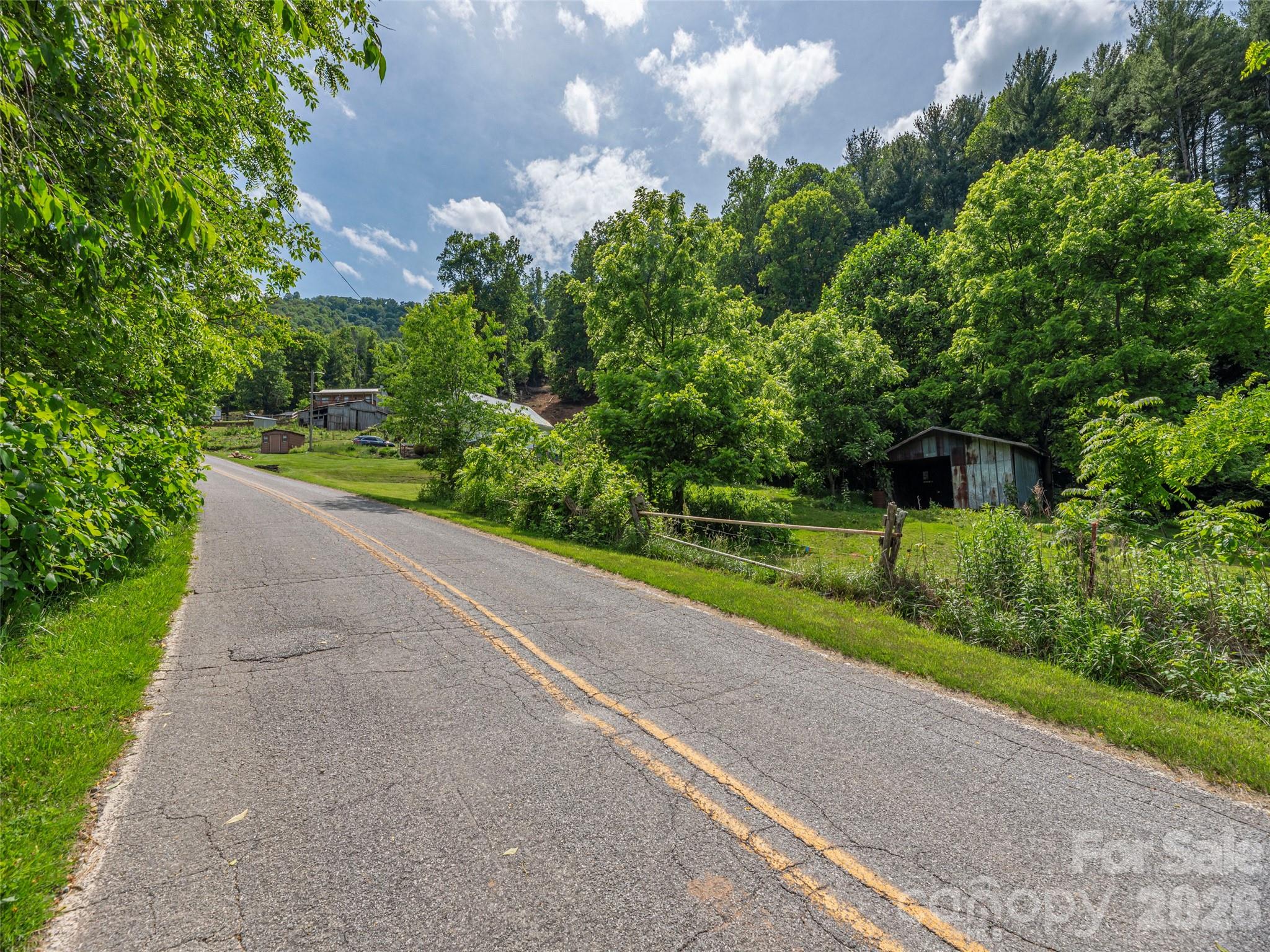 5622 Dutch Cove Road — Canton