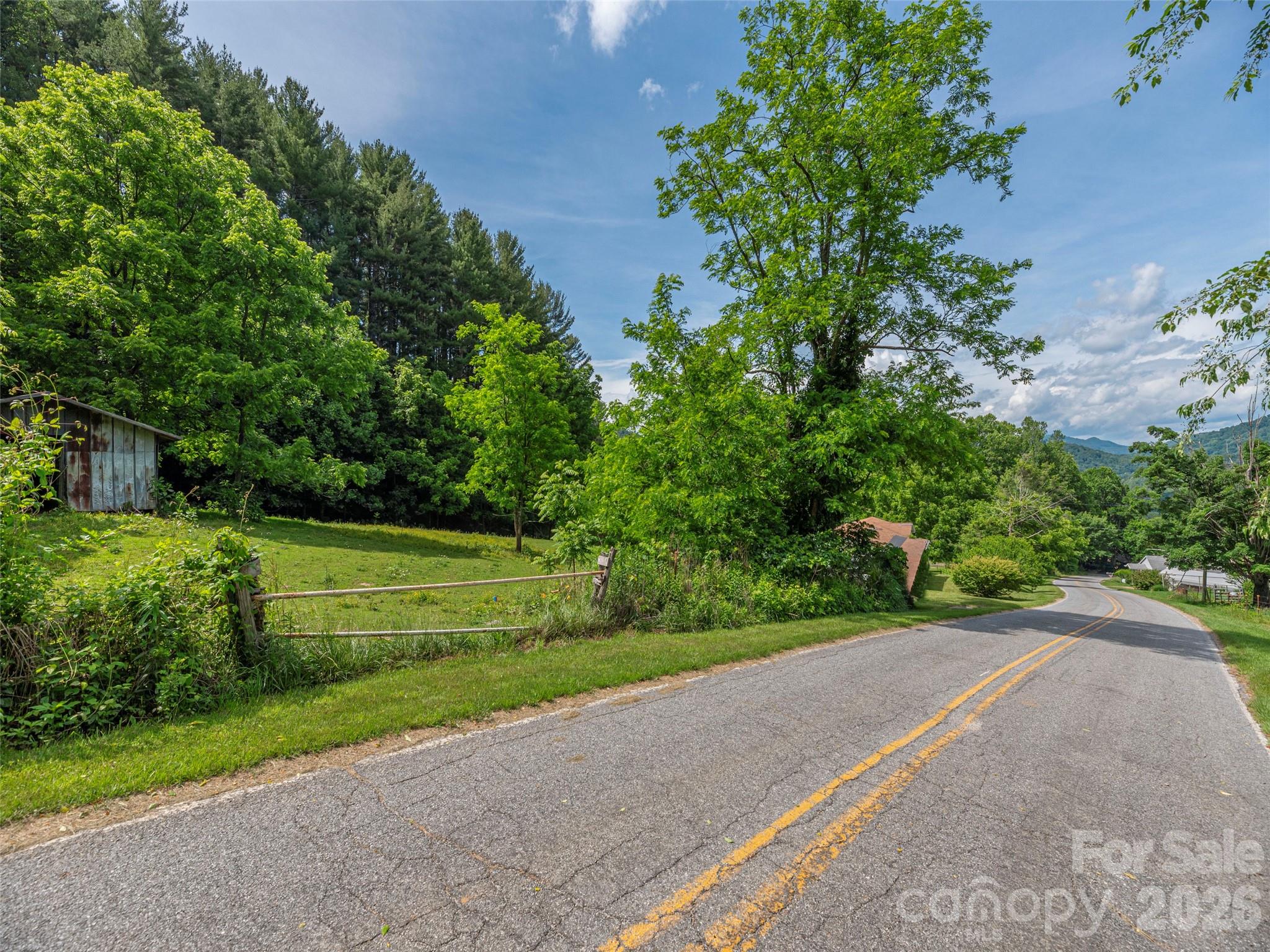 5622 Dutch Cove Road — Canton