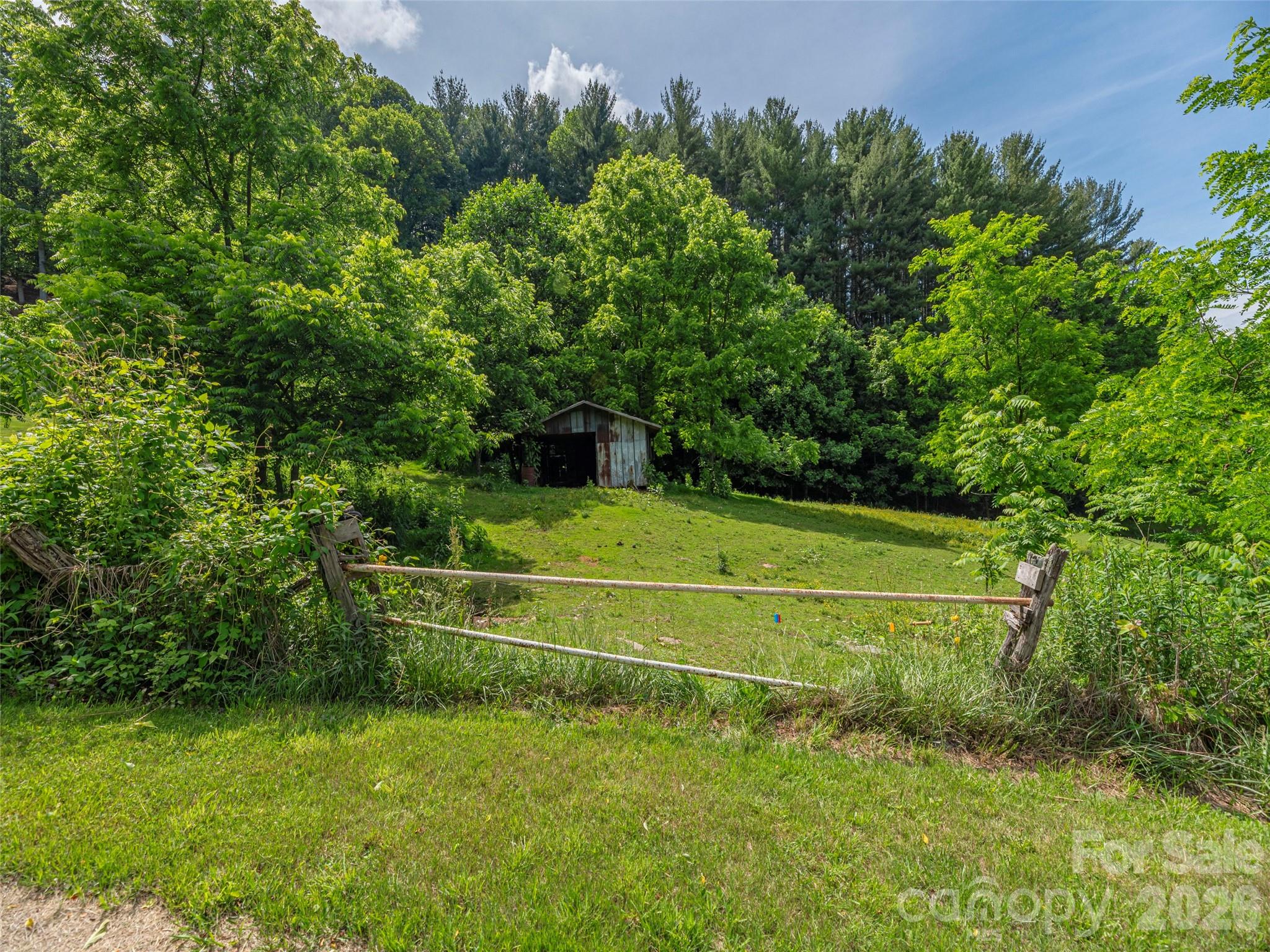 5622 Dutch Cove Road — Canton