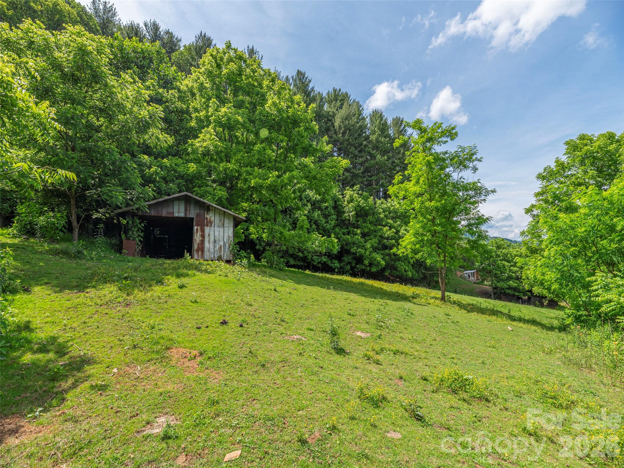 5622 Dutch Cove Road — Canton