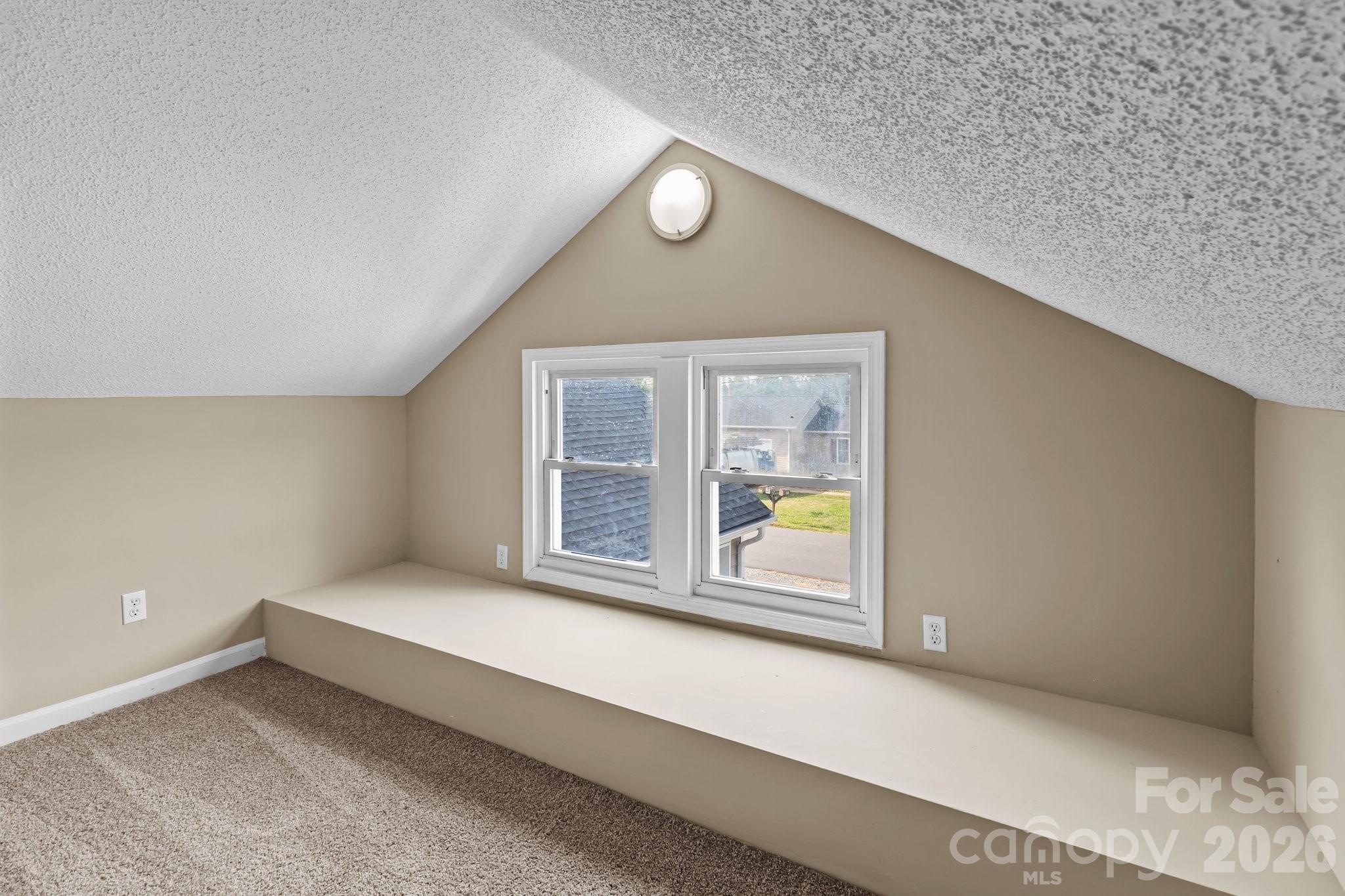 319 N Central Avenue — Locust