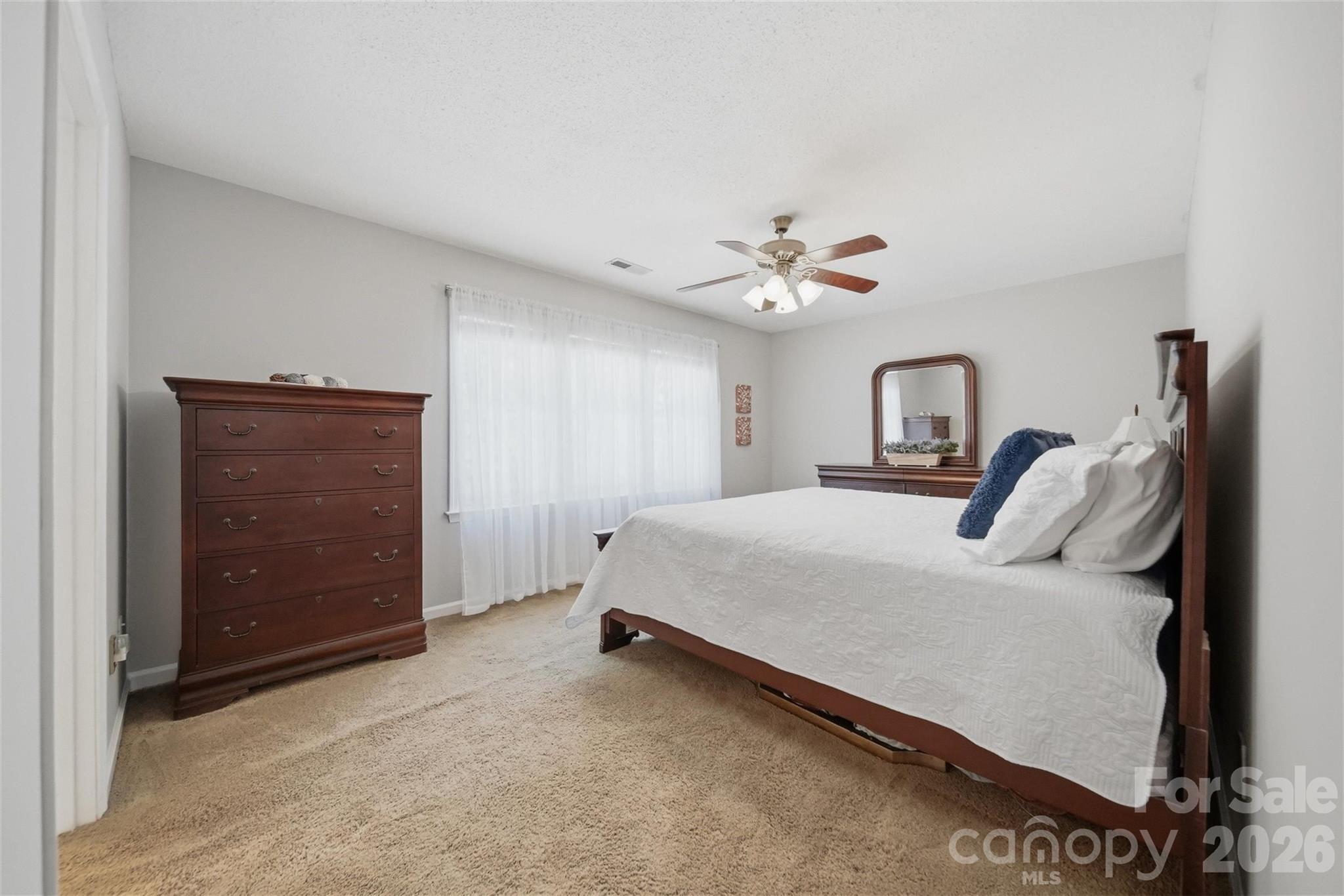 1948 Twin Ponds Drive — Hickory