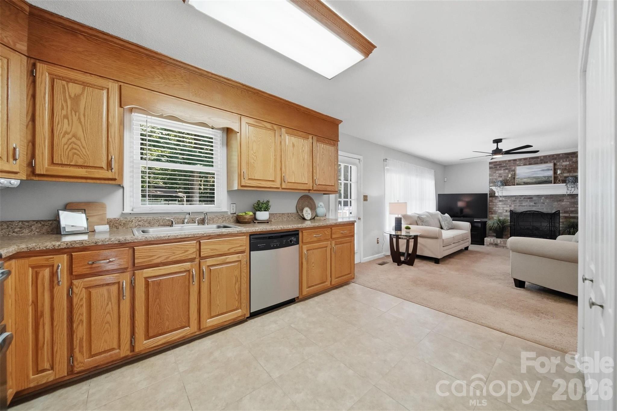1948 Twin Ponds Drive — Hickory