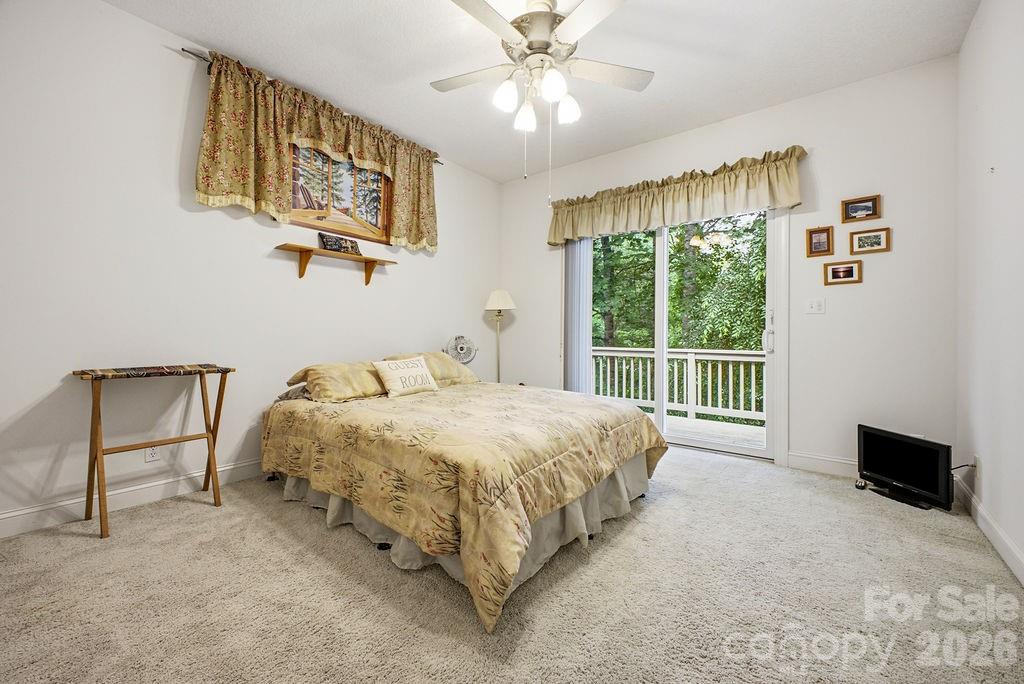 3121 Cove Loop Road — Hendersonville