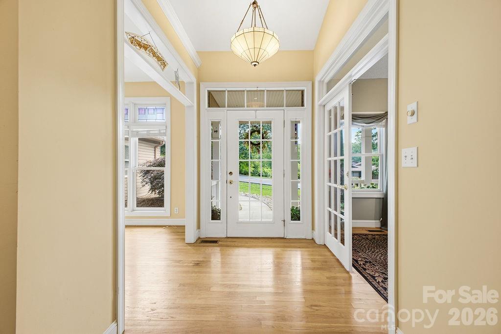 3121 Cove Loop Road — Hendersonville