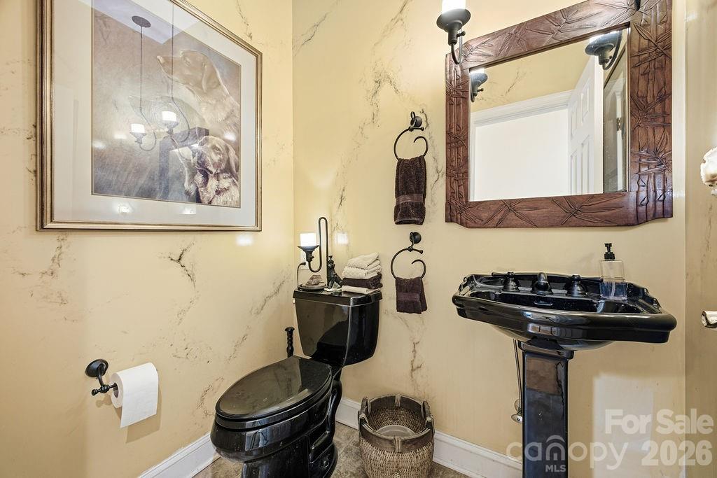 3121 Cove Loop Road — Hendersonville
