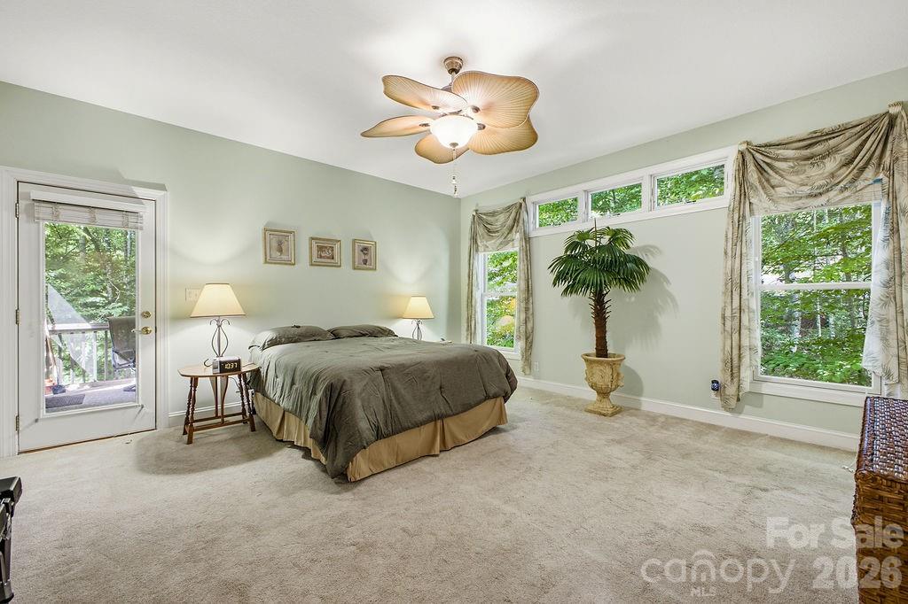3121 Cove Loop Road — Hendersonville