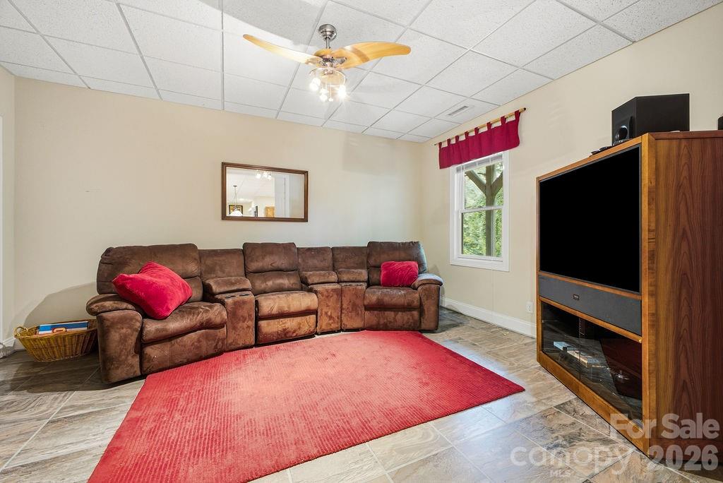 3121 Cove Loop Road — Hendersonville
