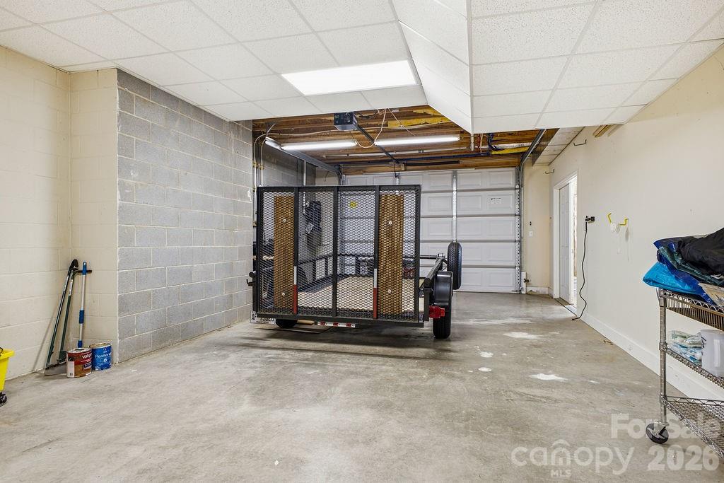 3121 Cove Loop Road — Hendersonville