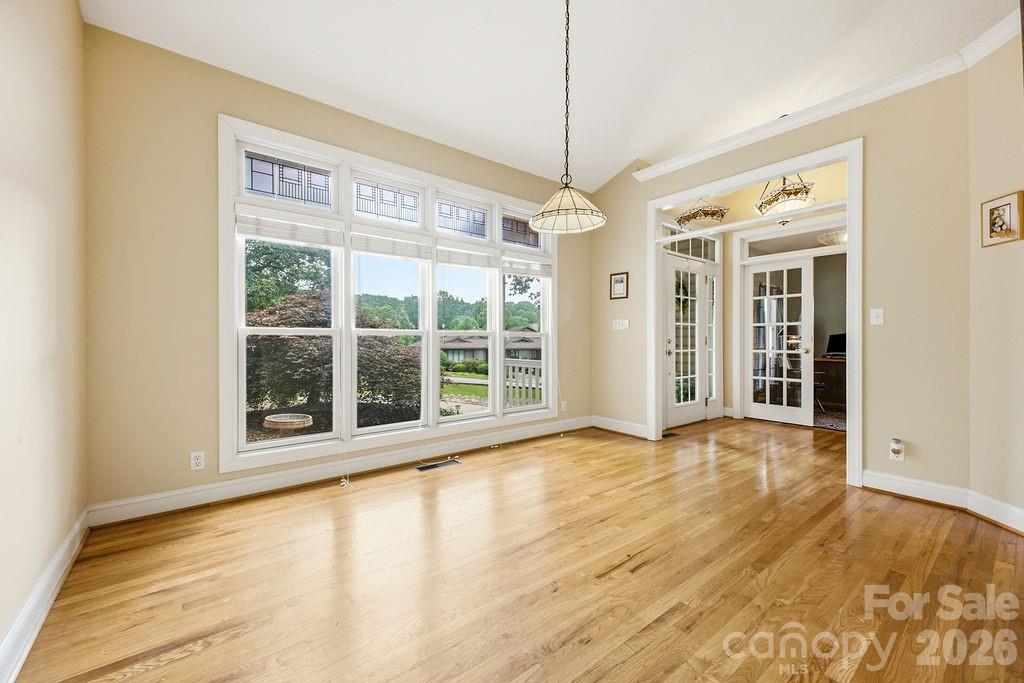 3121 Cove Loop Road — Hendersonville