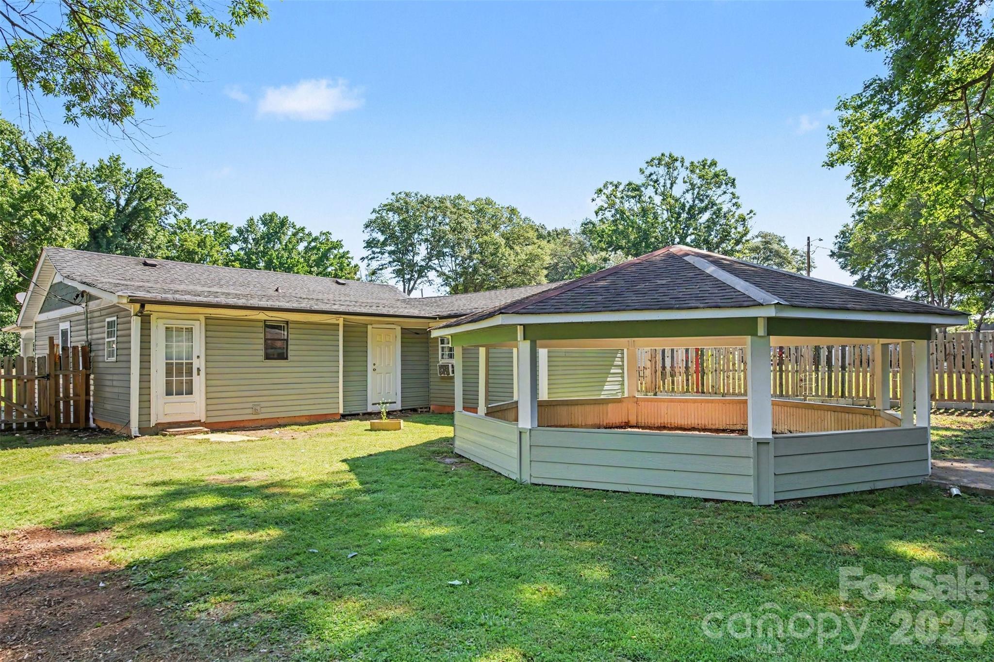 1101 Choyce Avenue — Charlotte
