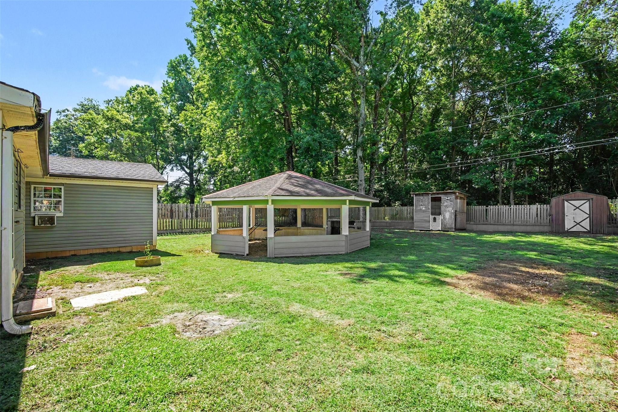 1101 Choyce Avenue — Charlotte