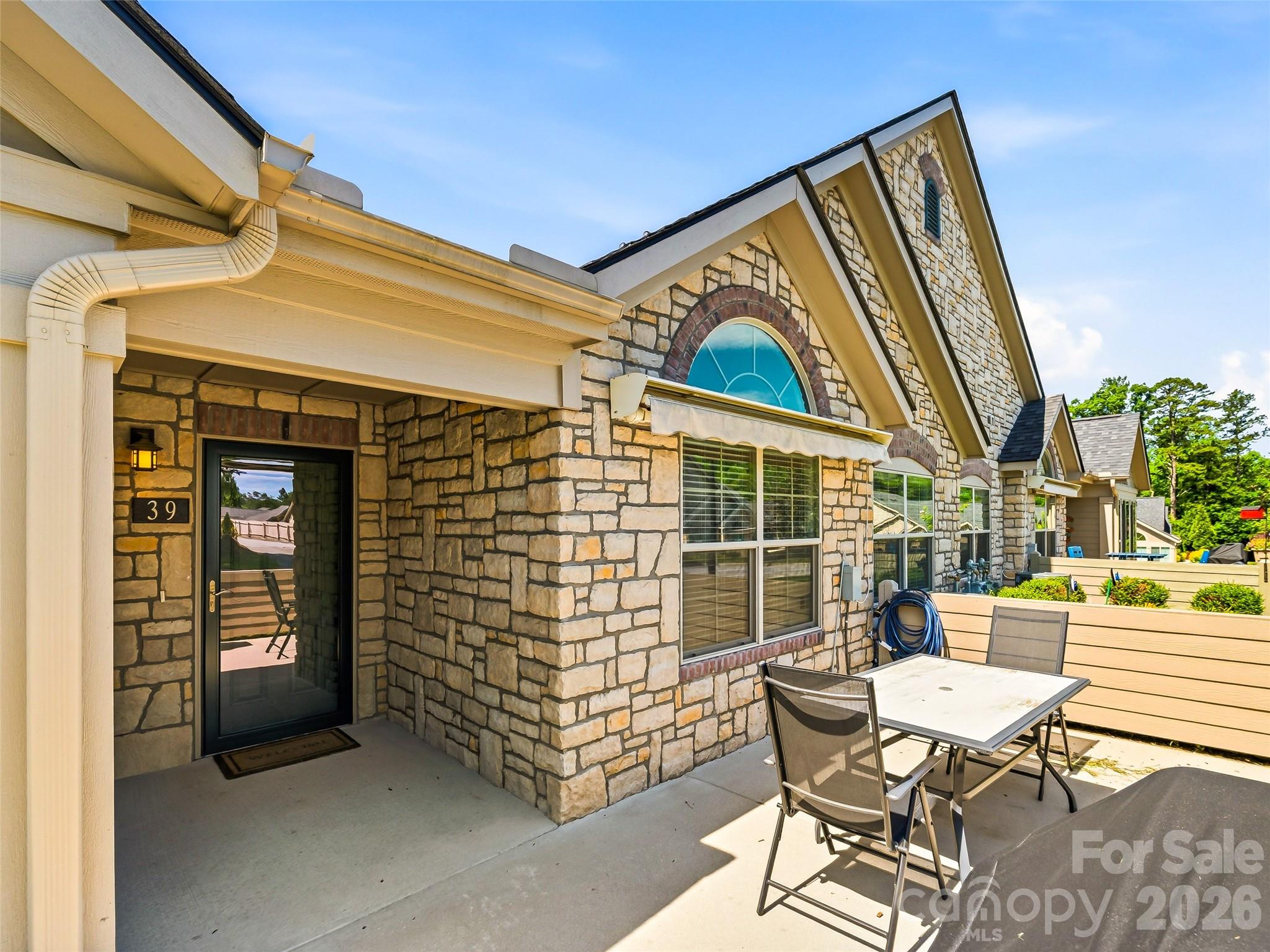 39 Braeburn Way — Flat Rock
