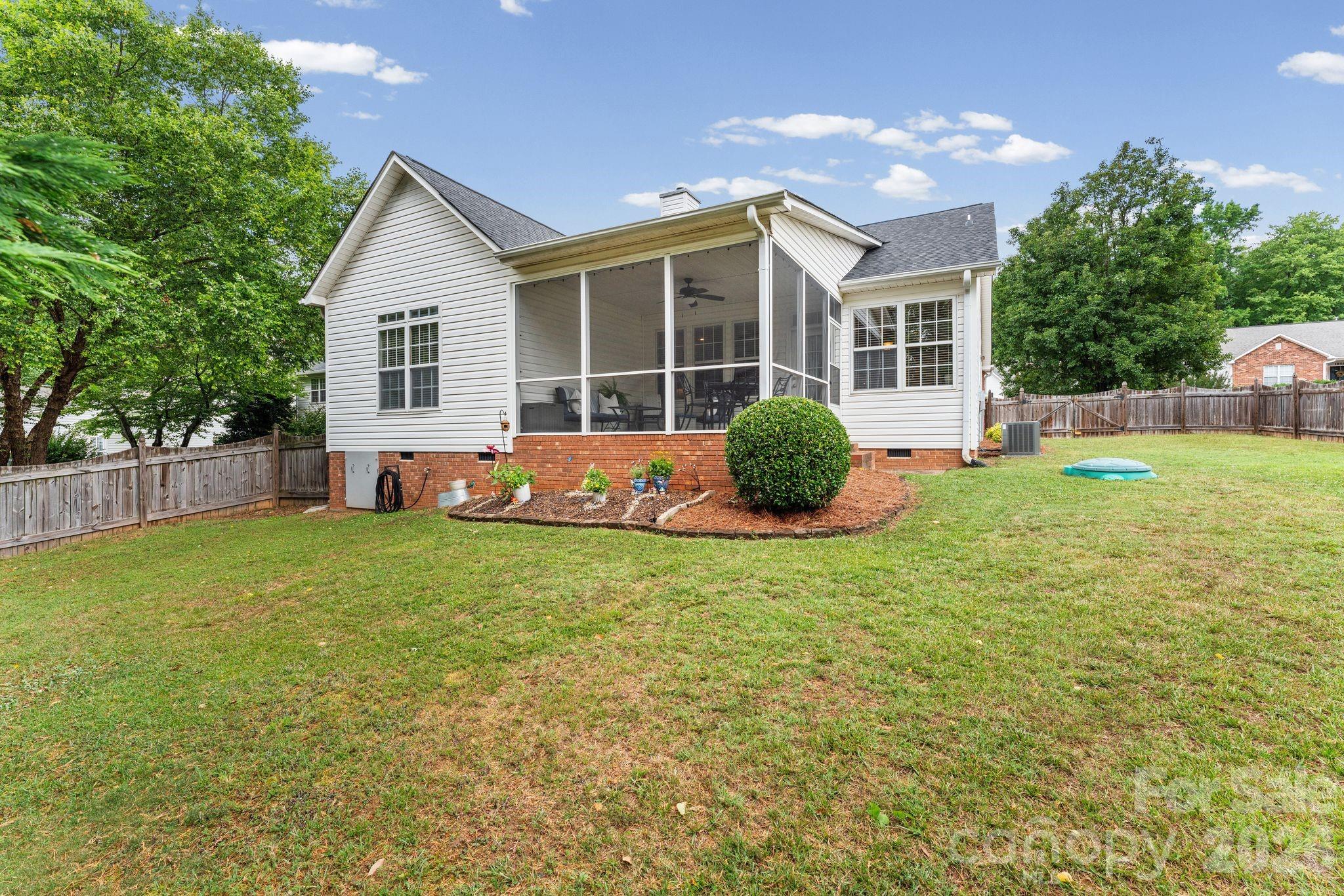 1900 Austin Place Lane — Winston Salem