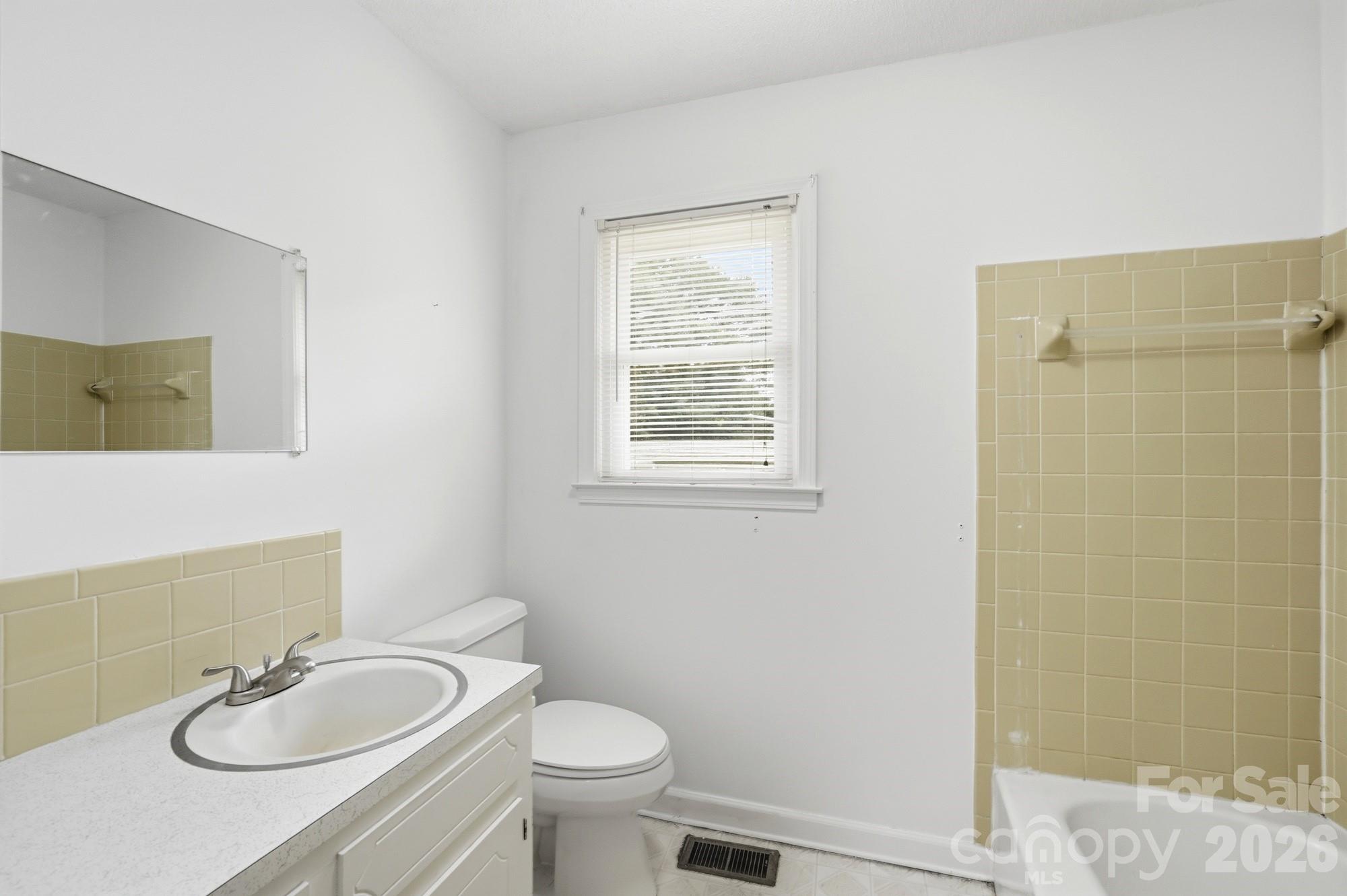 913 Harper Road — Gastonia