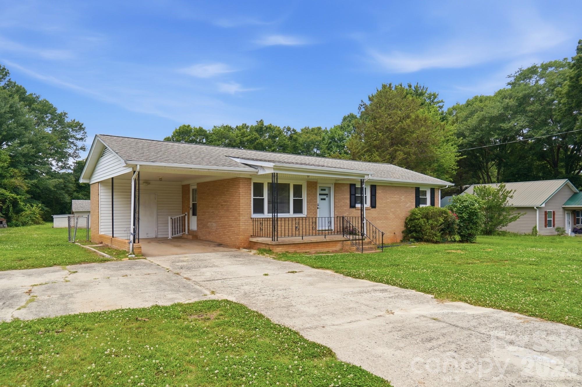 913 Harper Road — Gastonia