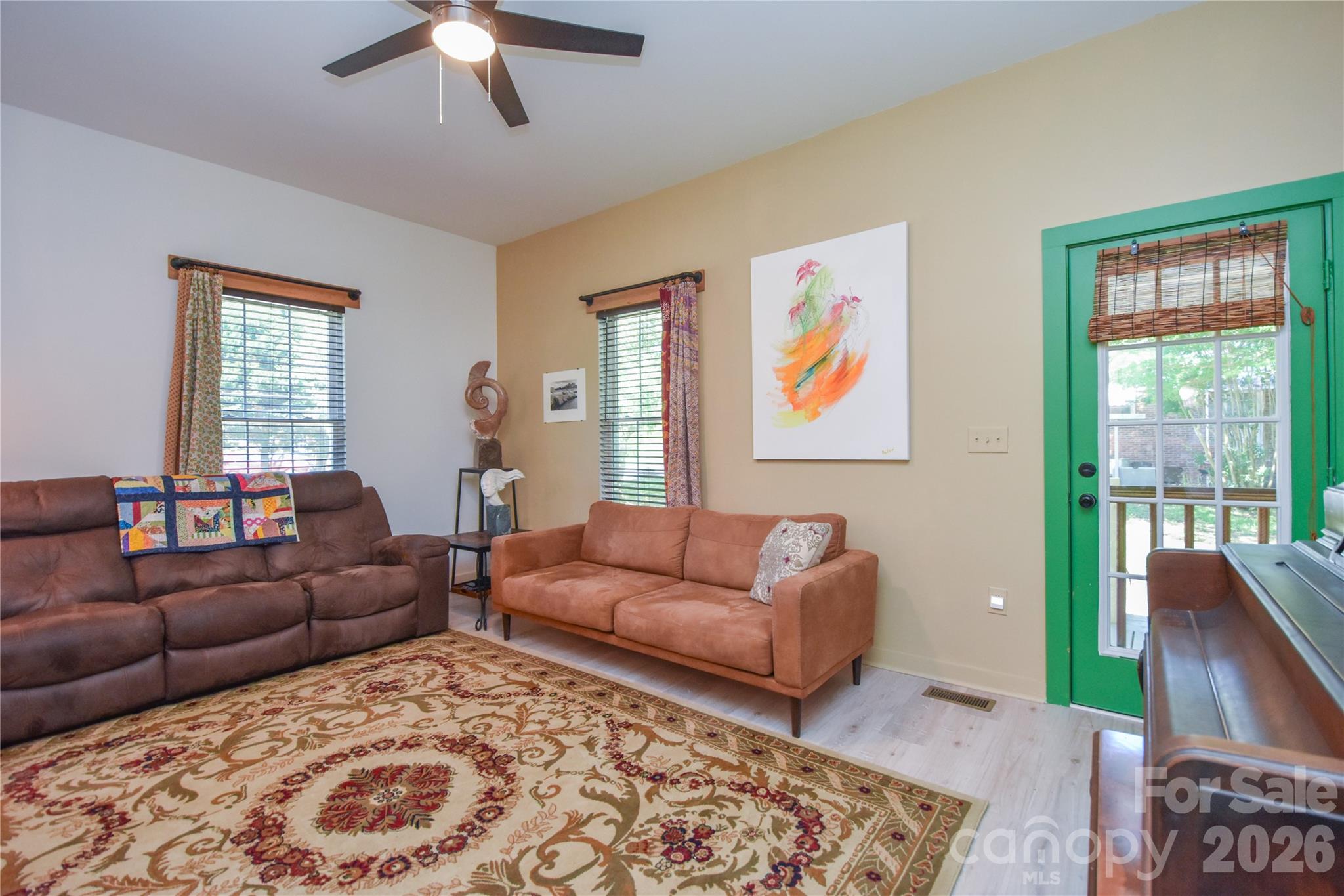 345 W Lowrance Avenue — Mooresville