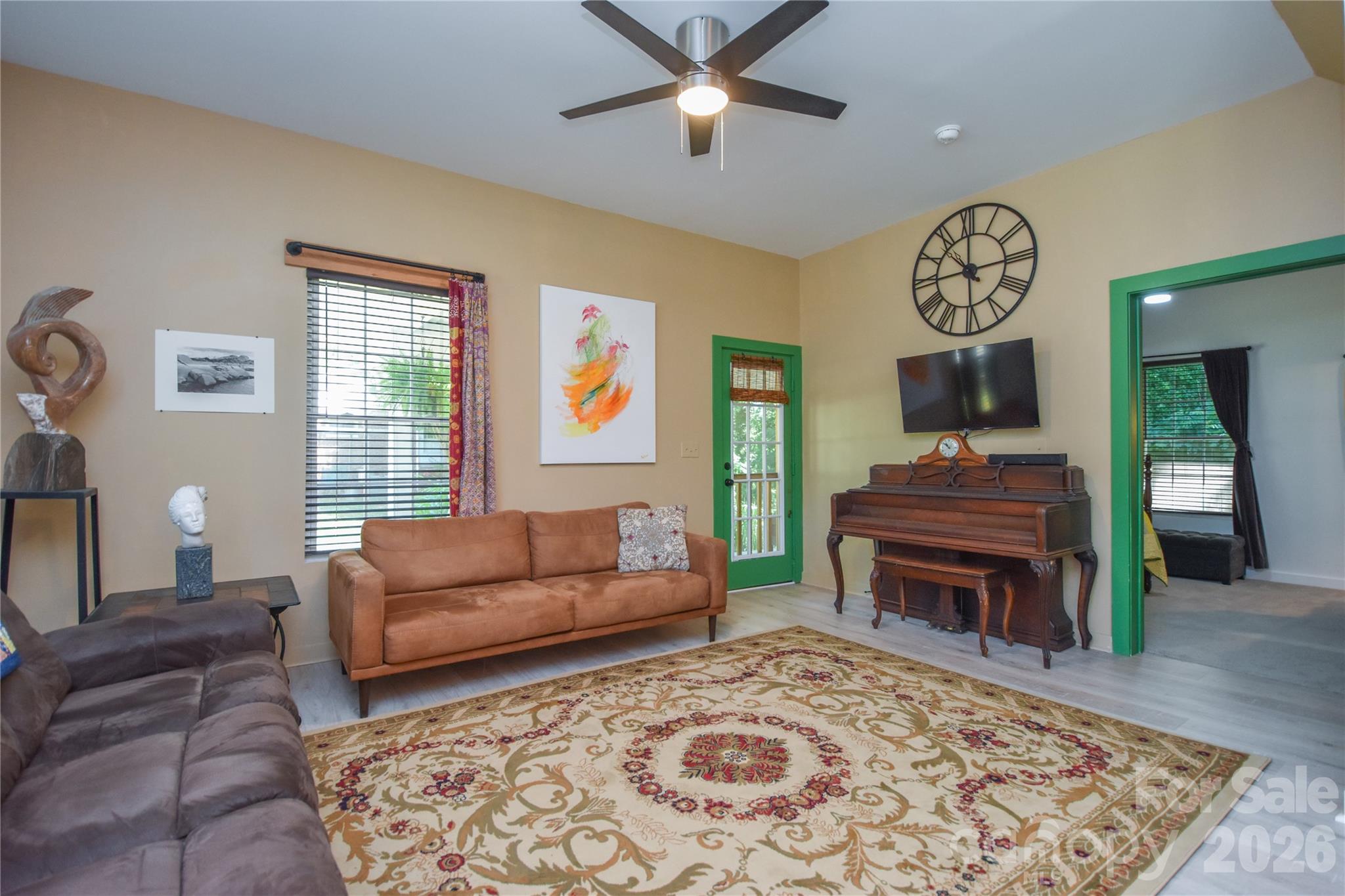 345 W Lowrance Avenue — Mooresville