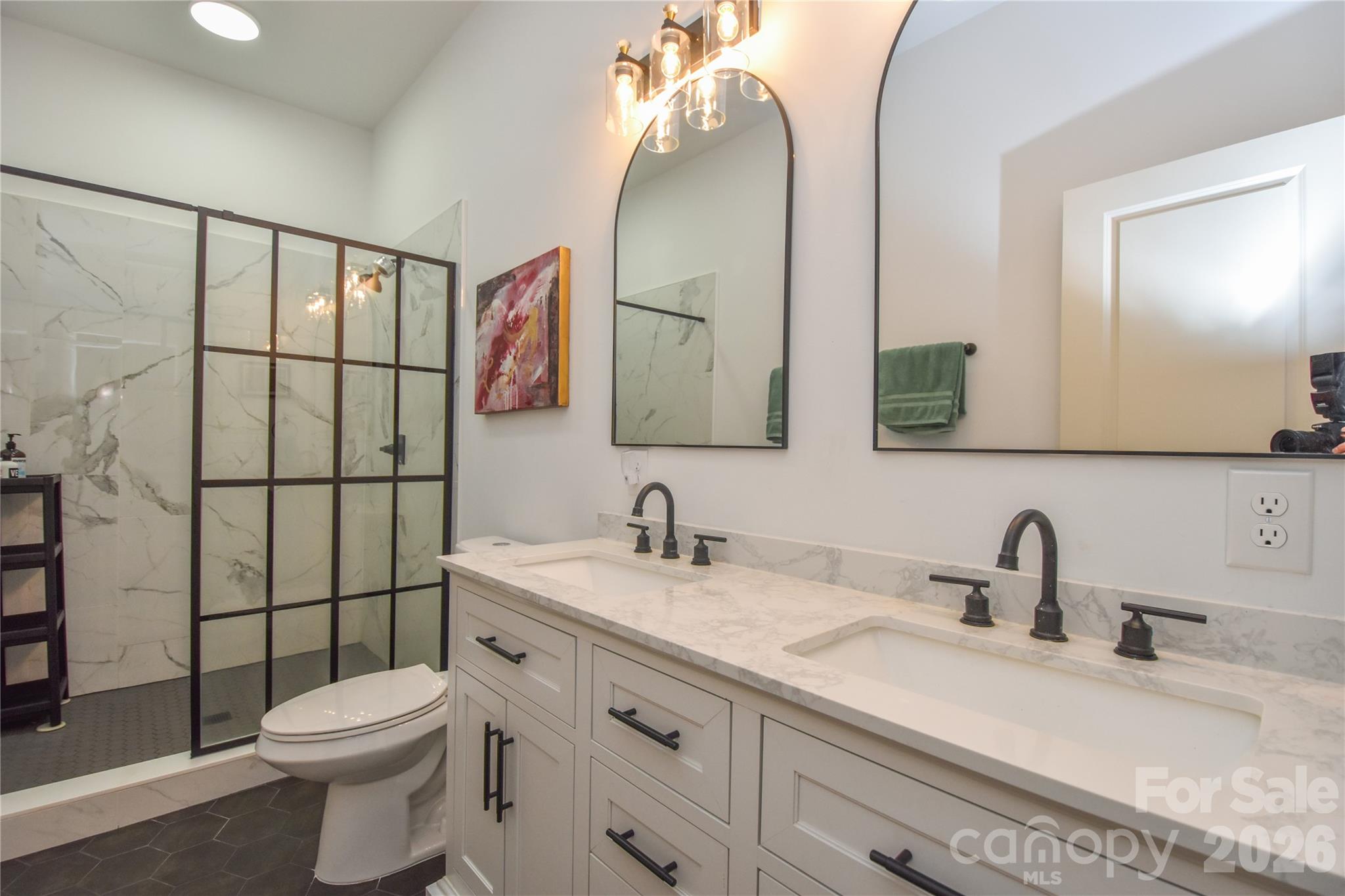 345 W Lowrance Avenue — Mooresville