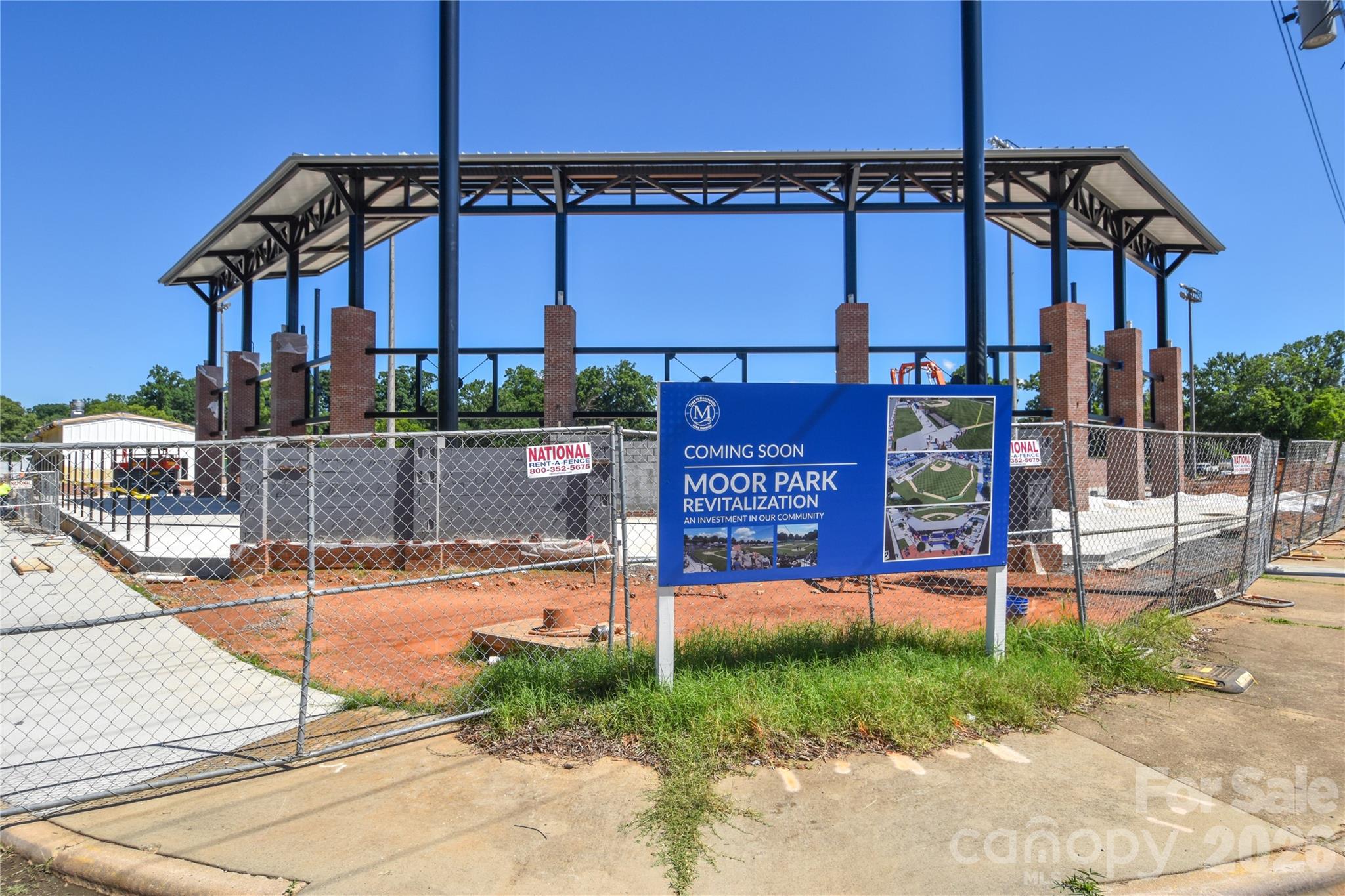 345 W Lowrance Avenue — Mooresville