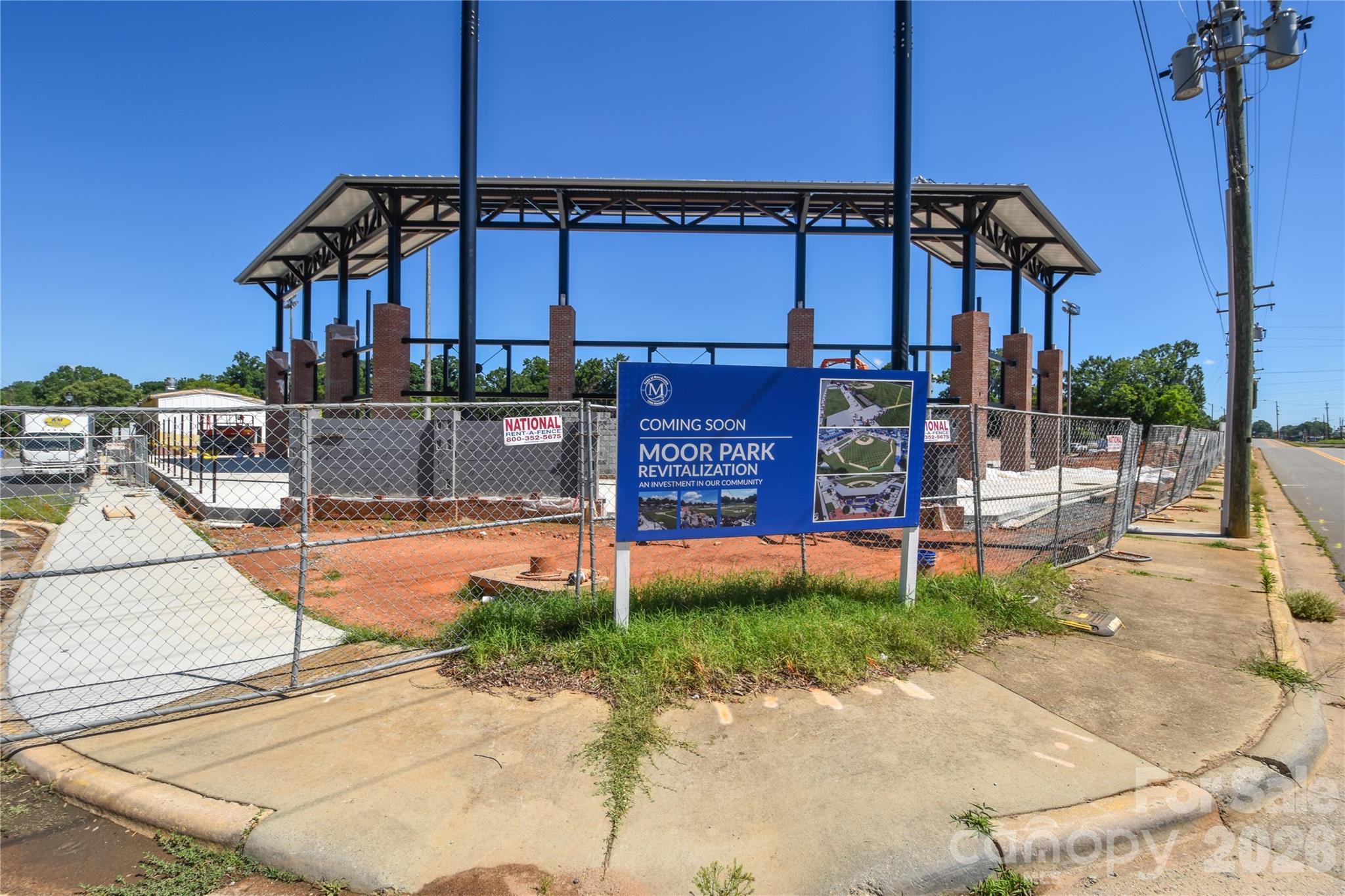 345 W Lowrance Avenue — Mooresville