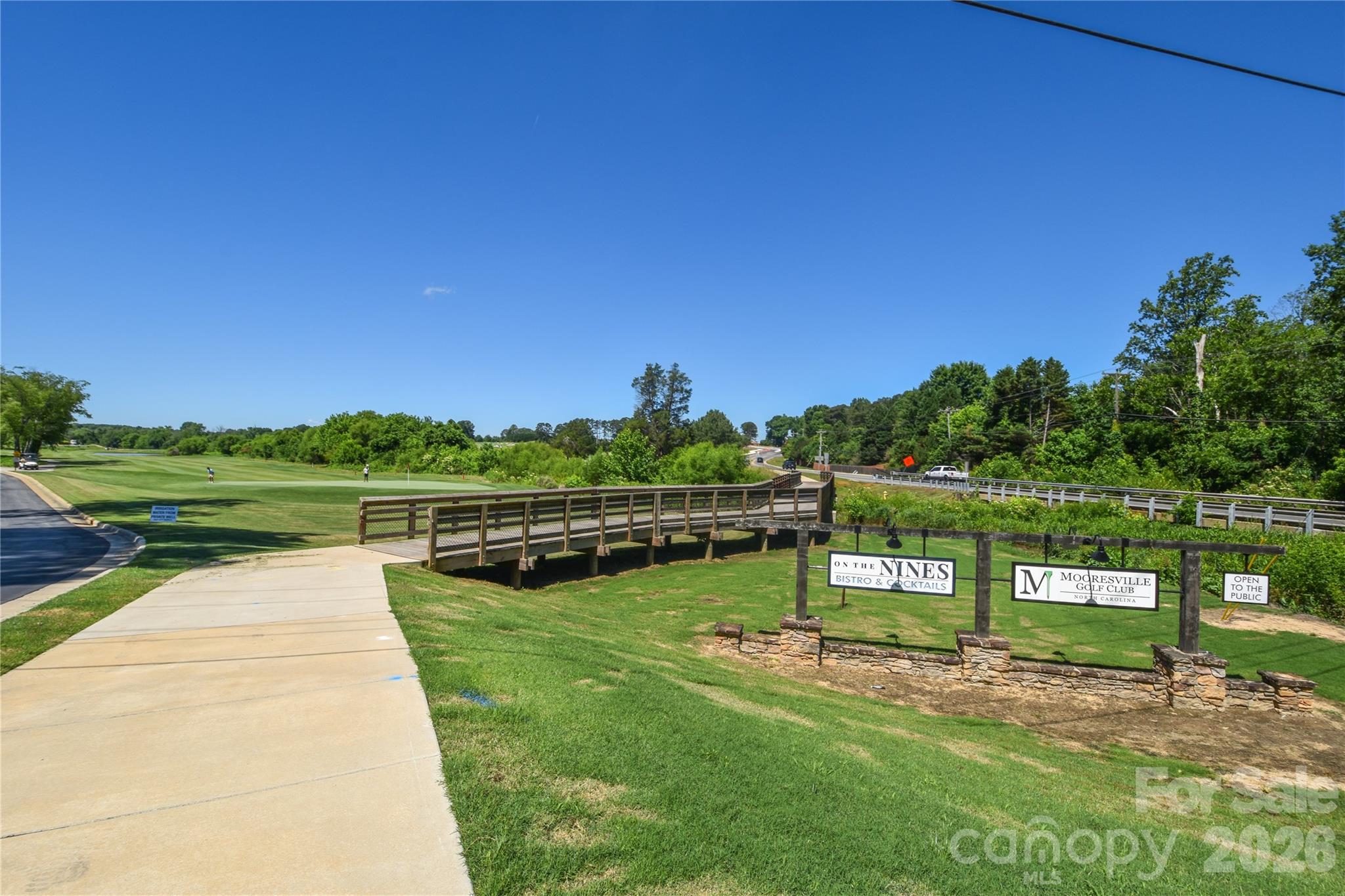 345 W Lowrance Avenue — Mooresville