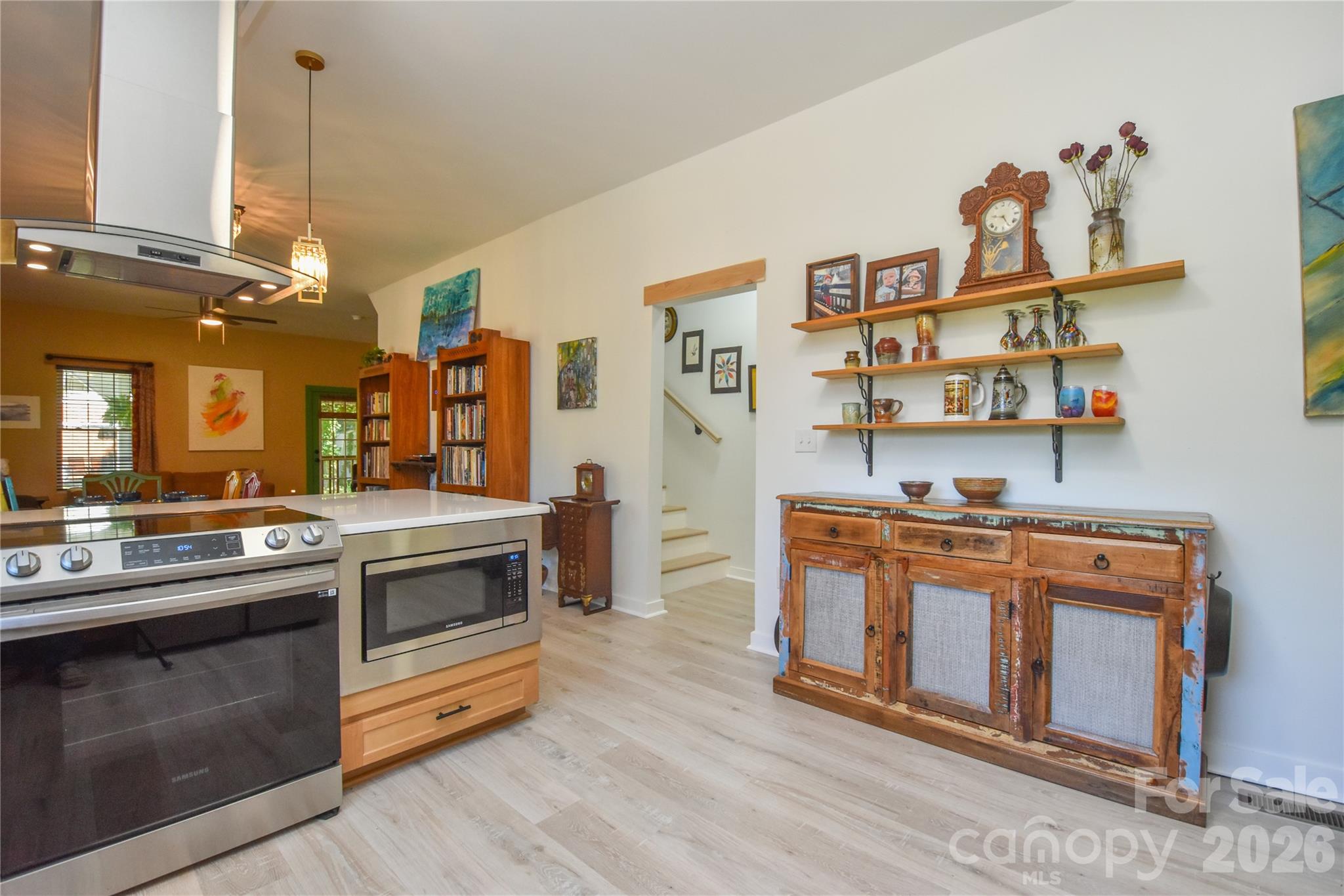345 W Lowrance Avenue — Mooresville