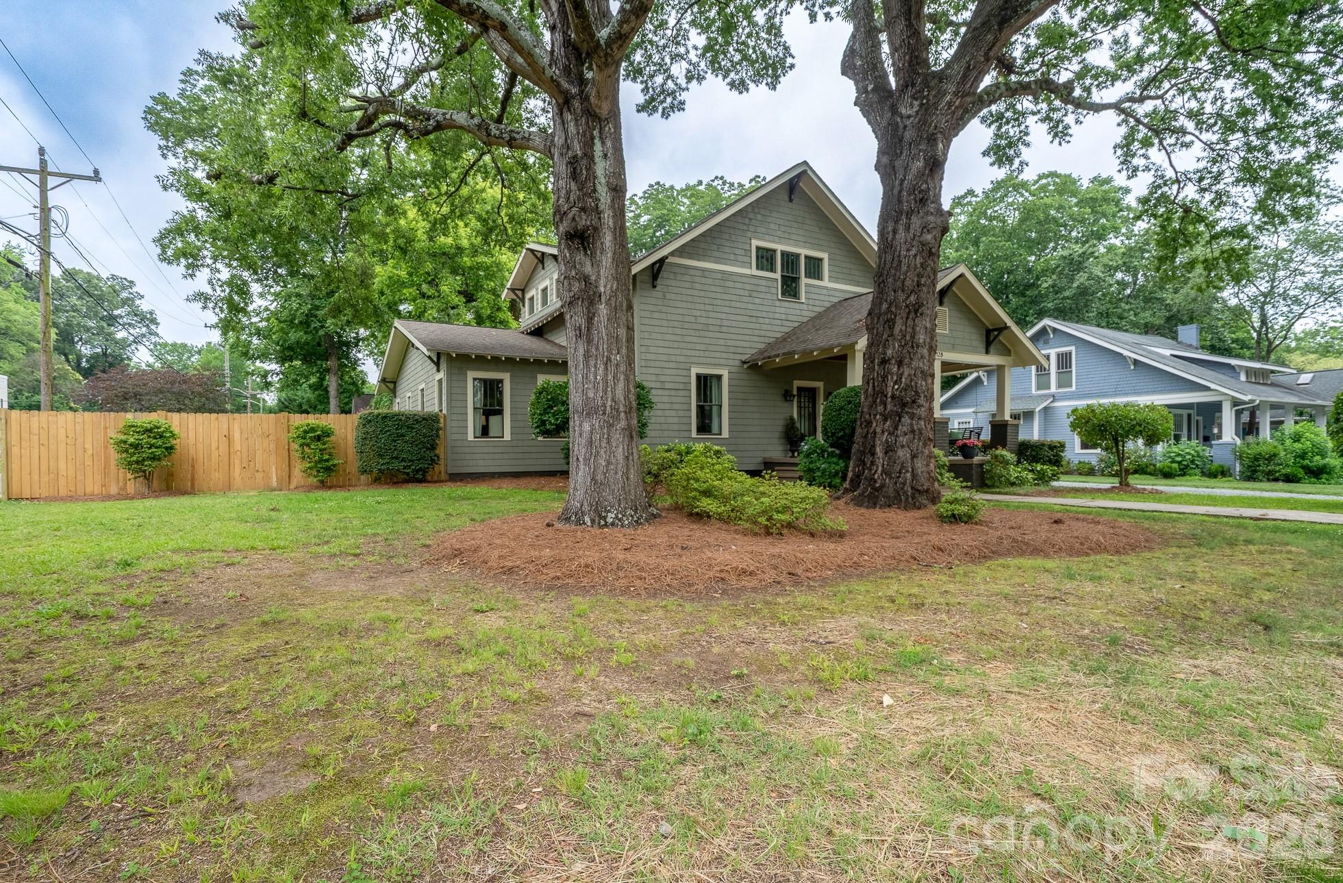1128 E 35th Street — Charlotte