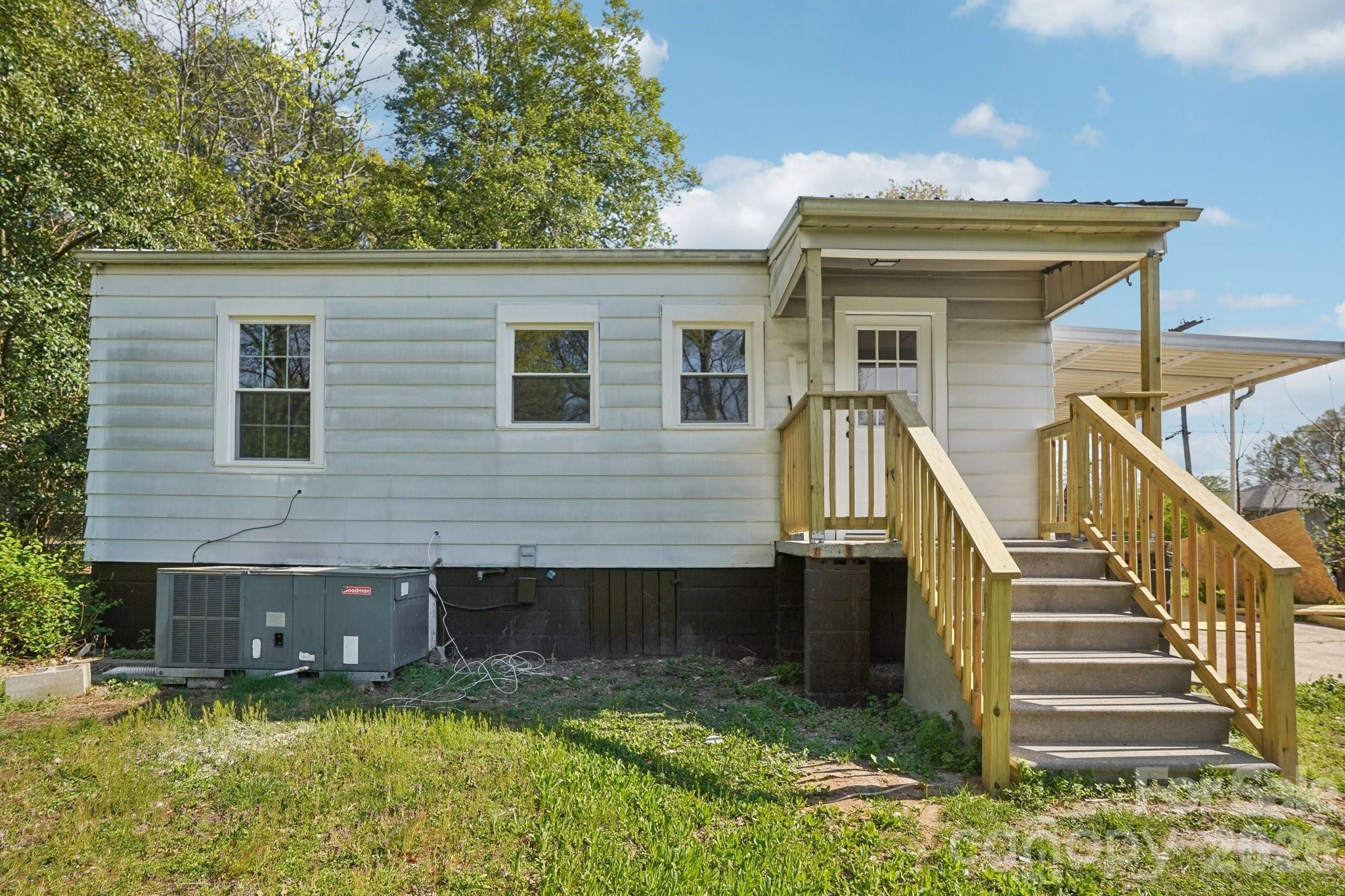 1424 Ware Avenue — Gastonia