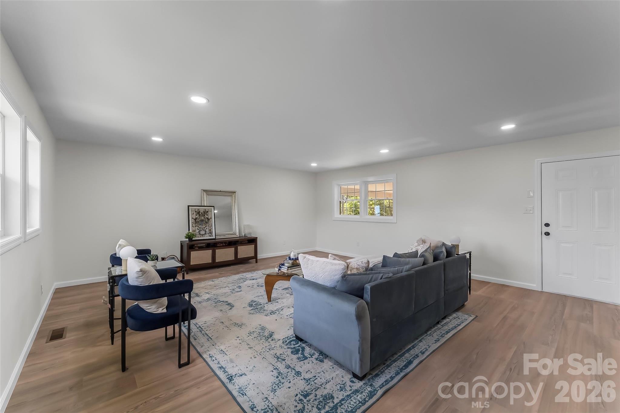 2705 Robinson Road — Newton