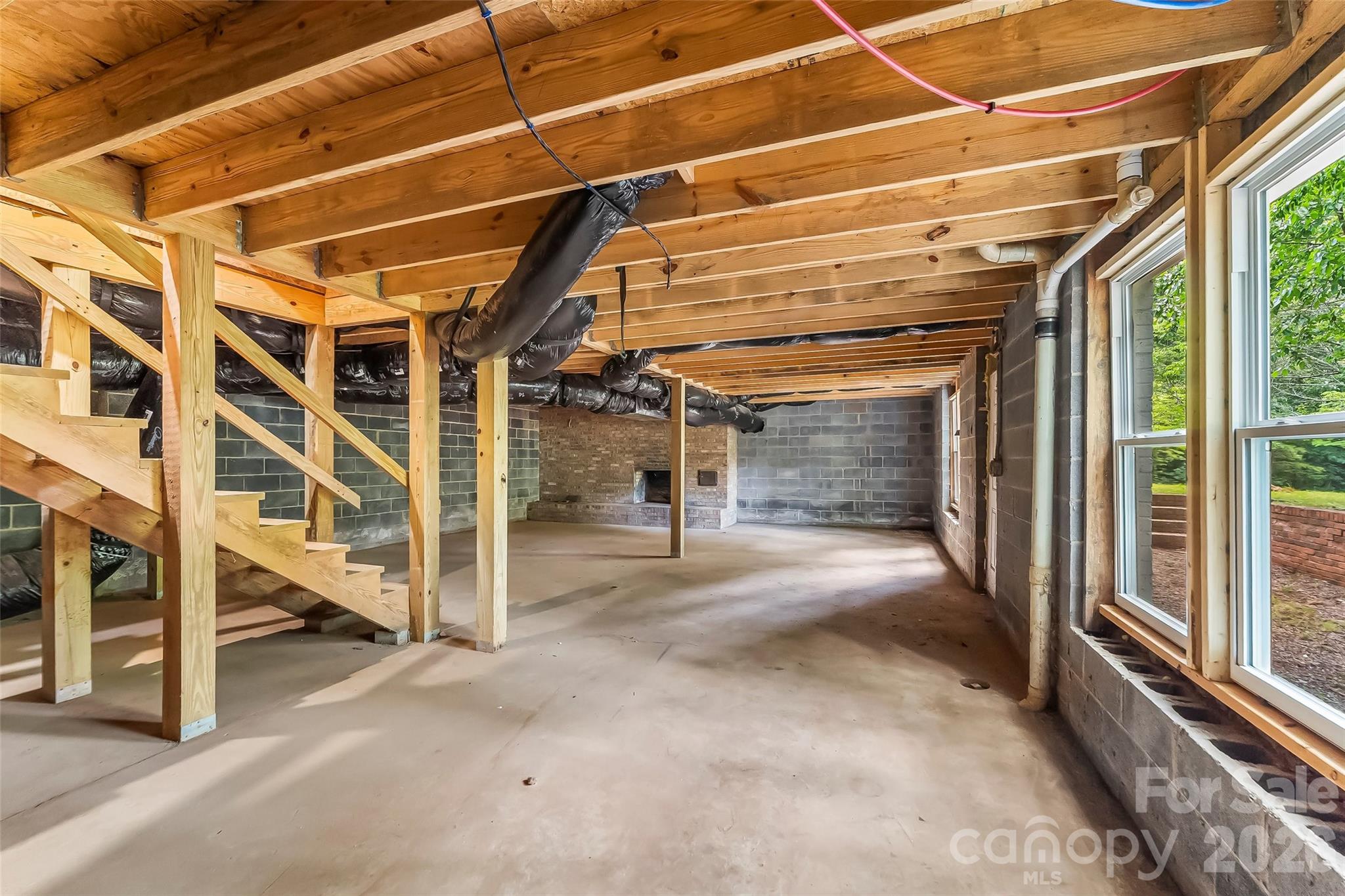 2705 Robinson Road — Newton