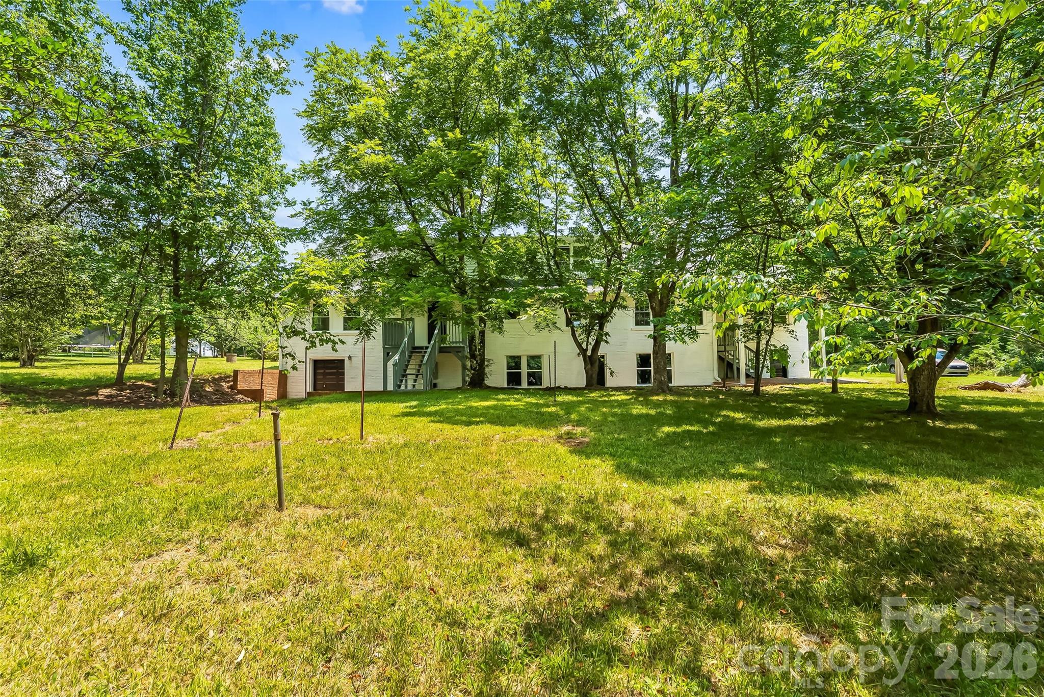 2705 Robinson Road — Newton