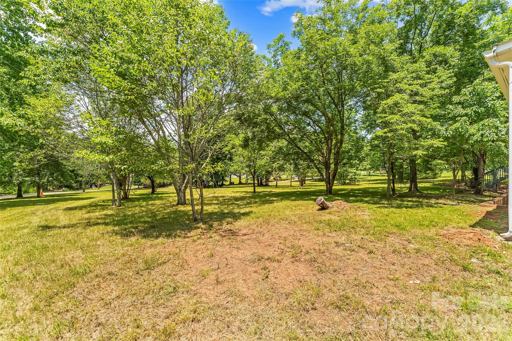 2705 Robinson Road — Newton
