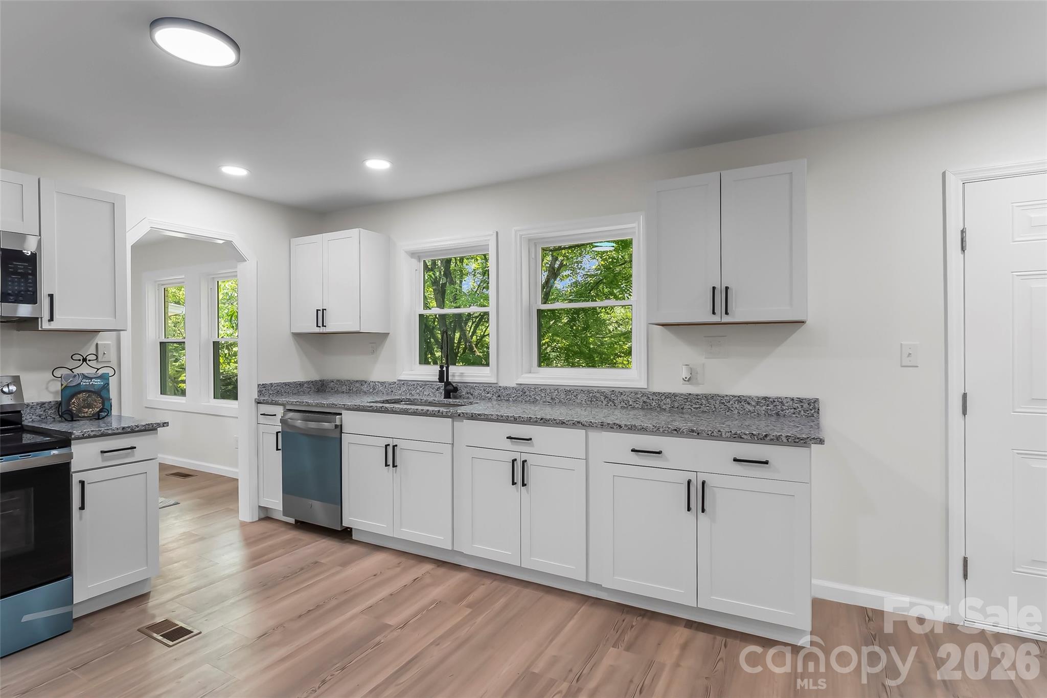 2705 Robinson Road — Newton