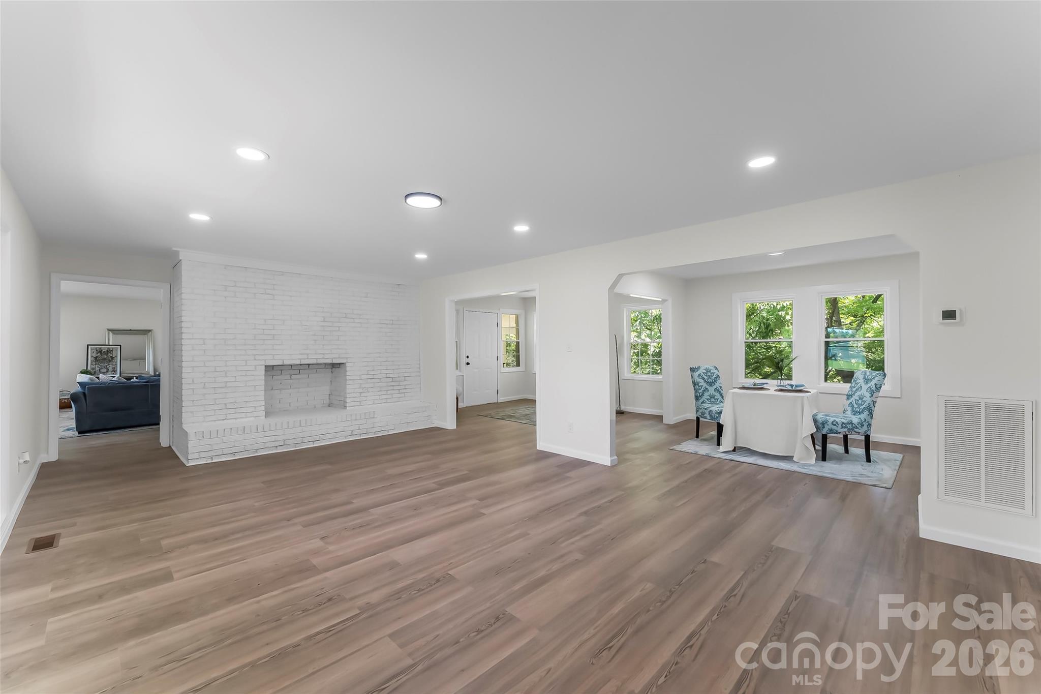 2705 Robinson Road — Newton