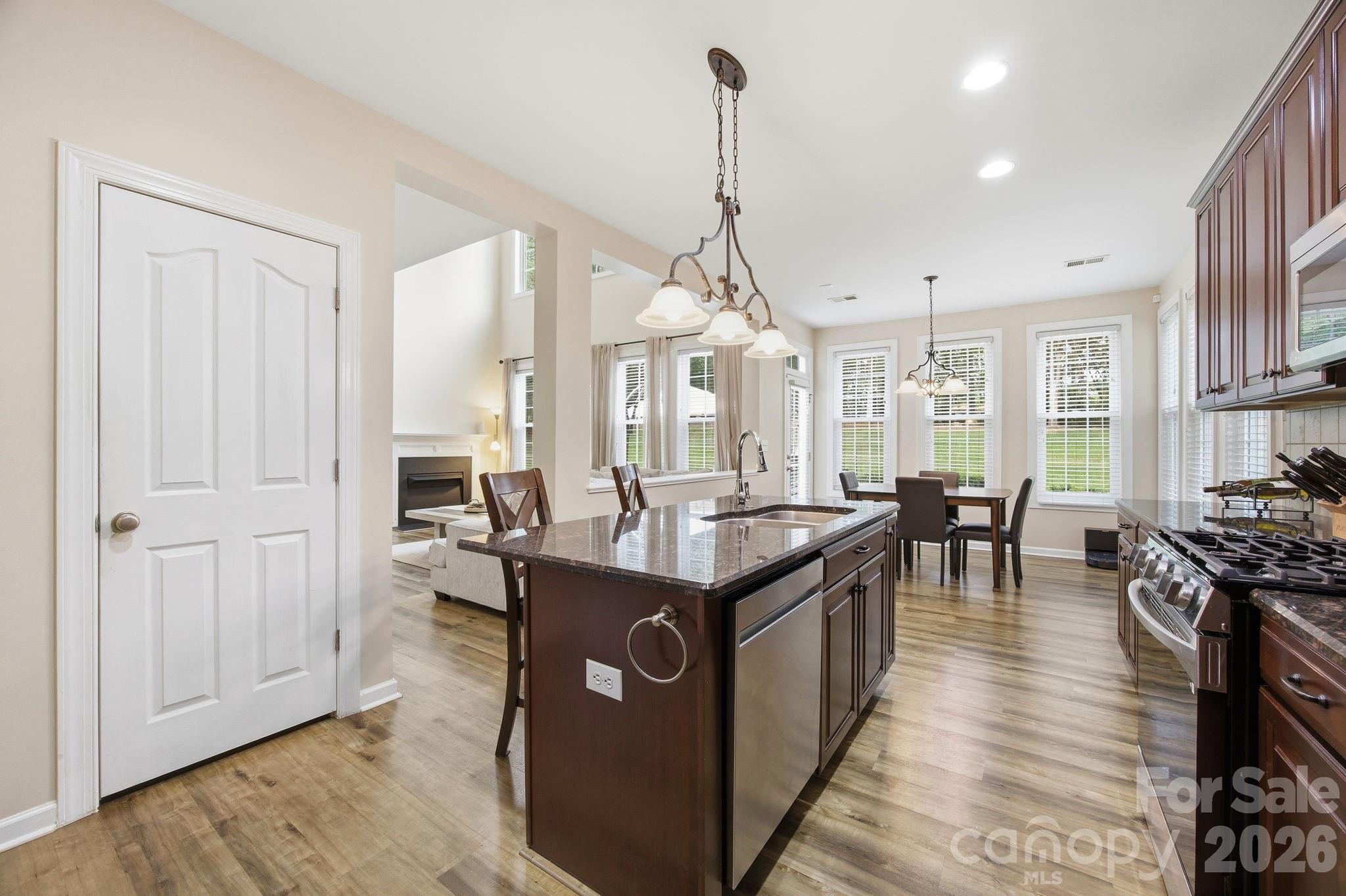 16106 Cloverleaf Court — Charlotte