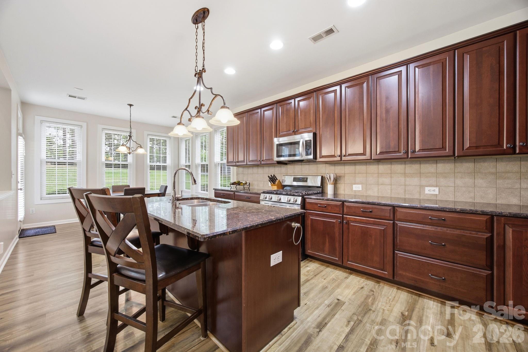 16106 Cloverleaf Court — Charlotte