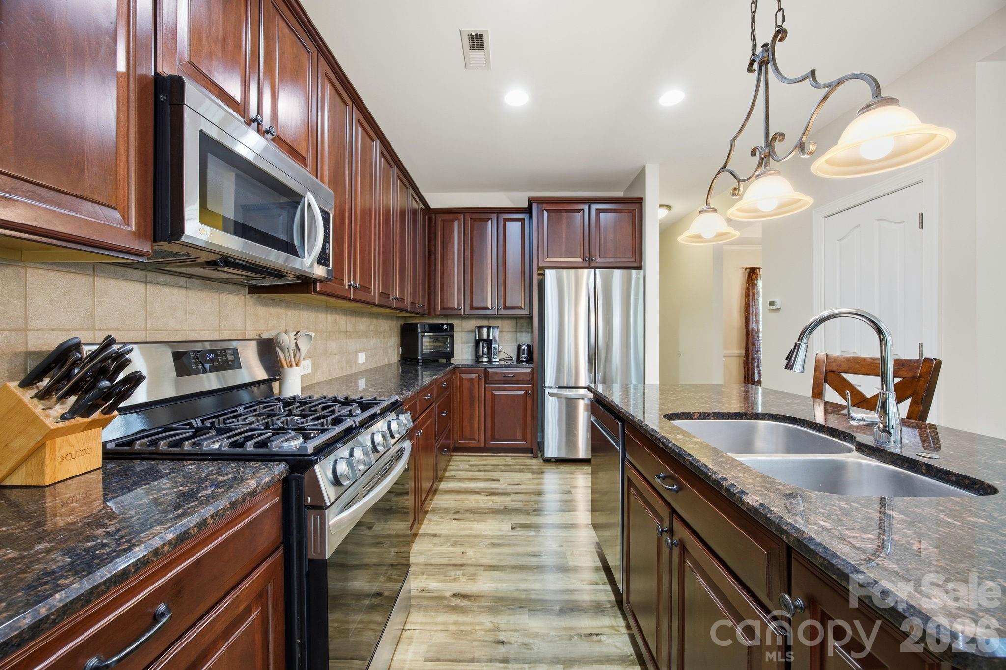 16106 Cloverleaf Court — Charlotte