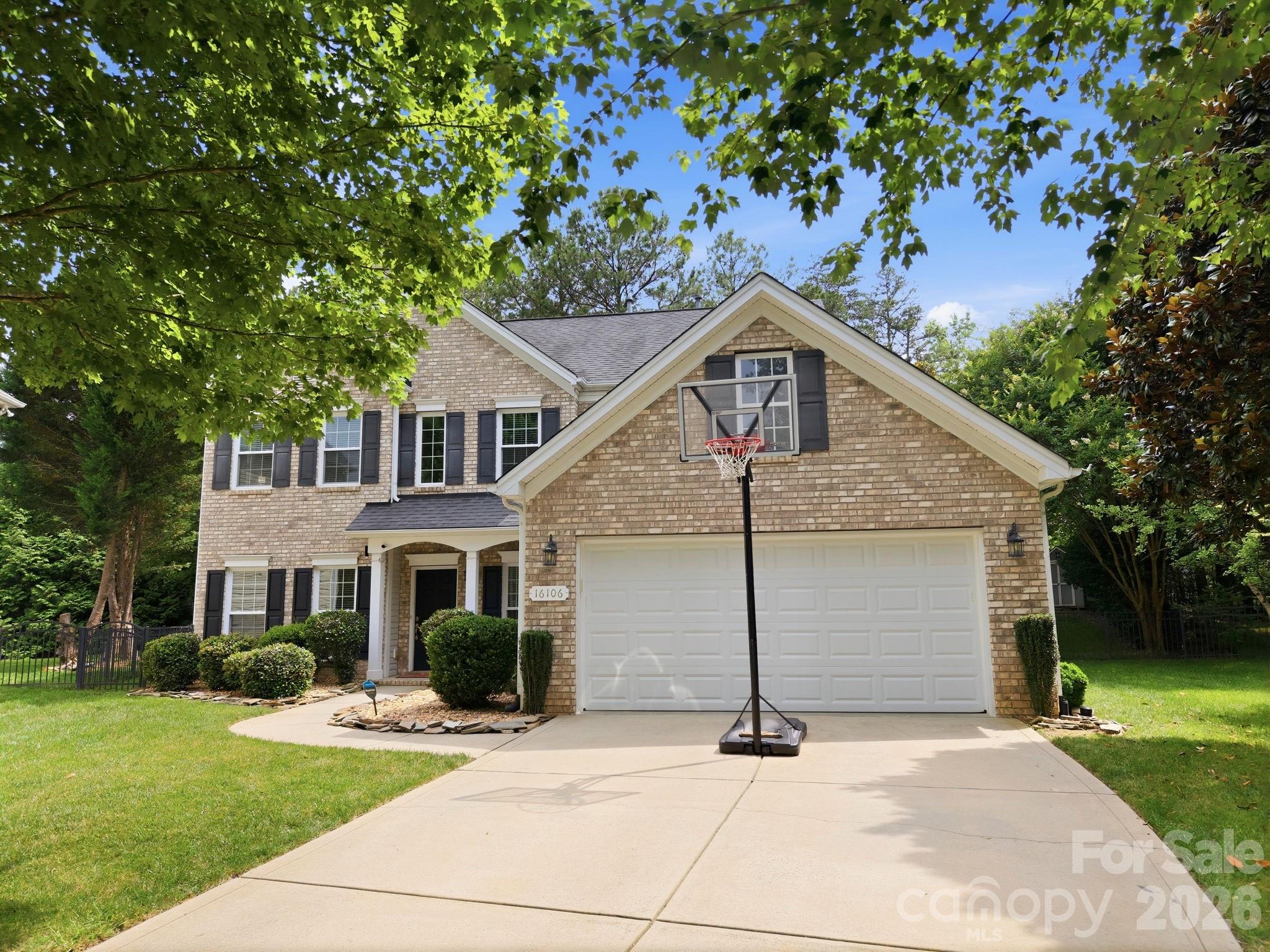 16106 Cloverleaf Court — Charlotte