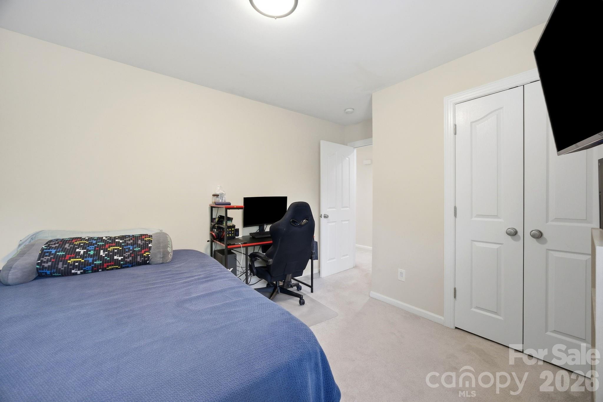 16106 Cloverleaf Court — Charlotte
