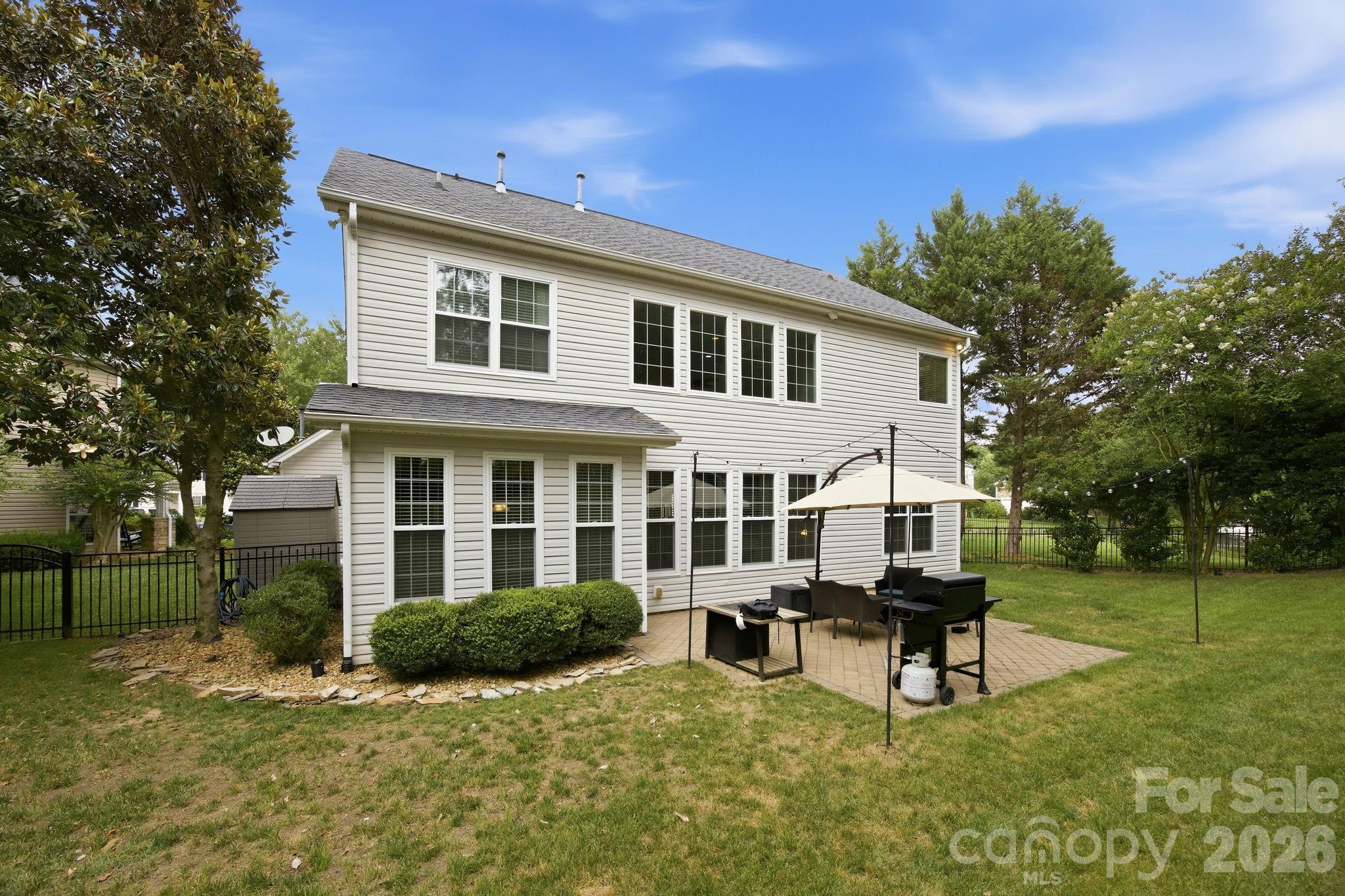 16106 Cloverleaf Court — Charlotte