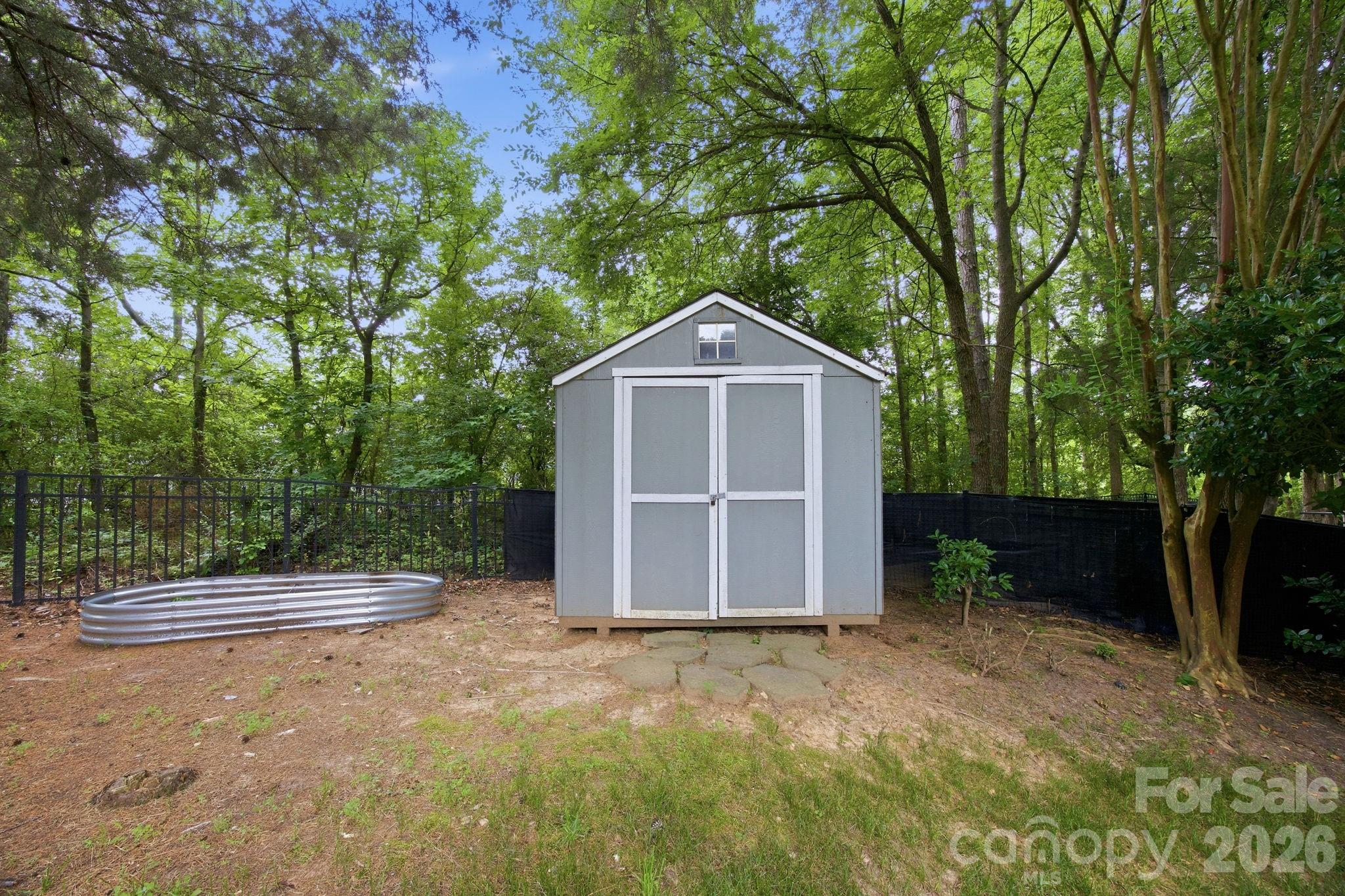 16106 Cloverleaf Court — Charlotte