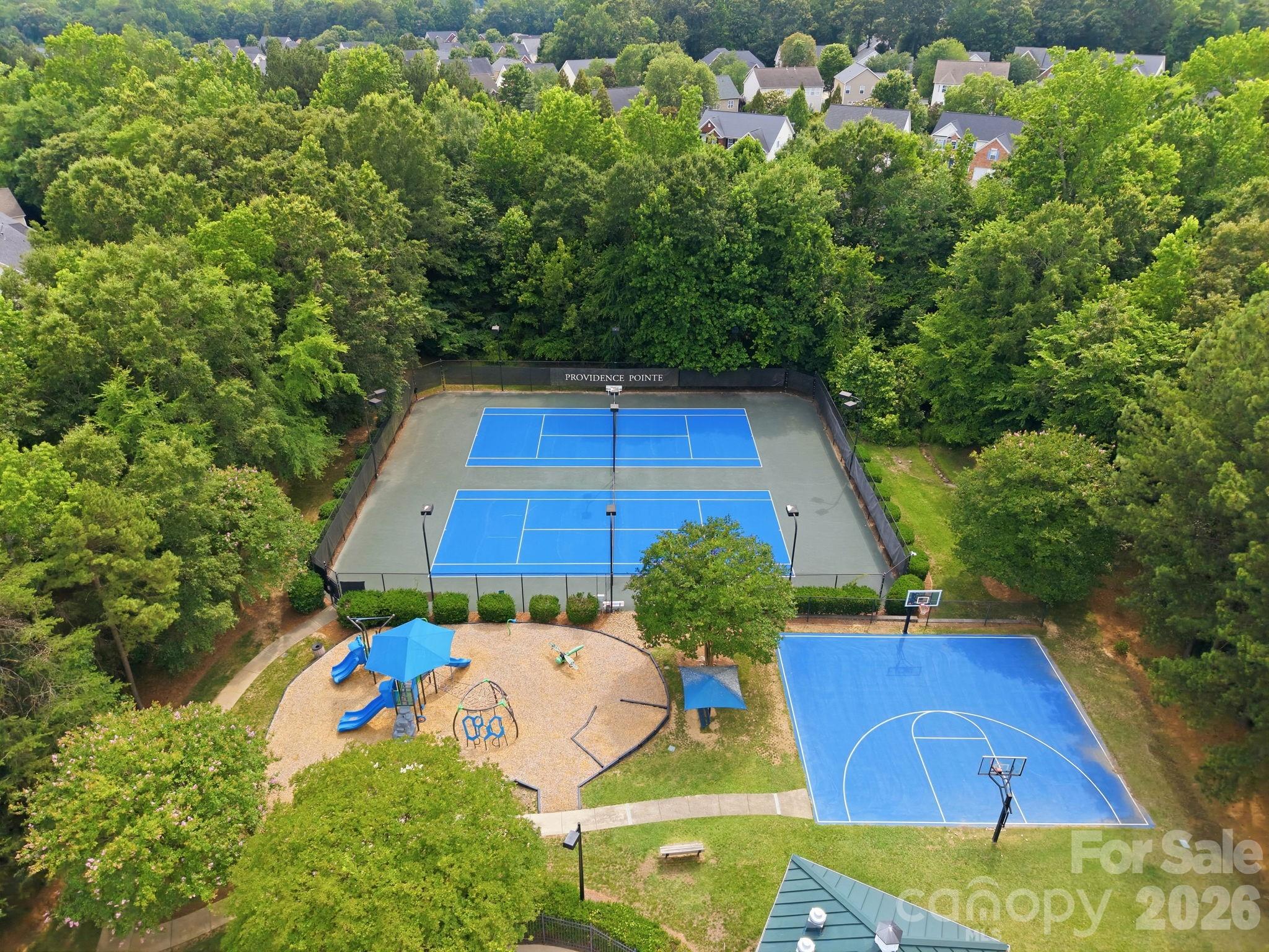 16106 Cloverleaf Court — Charlotte