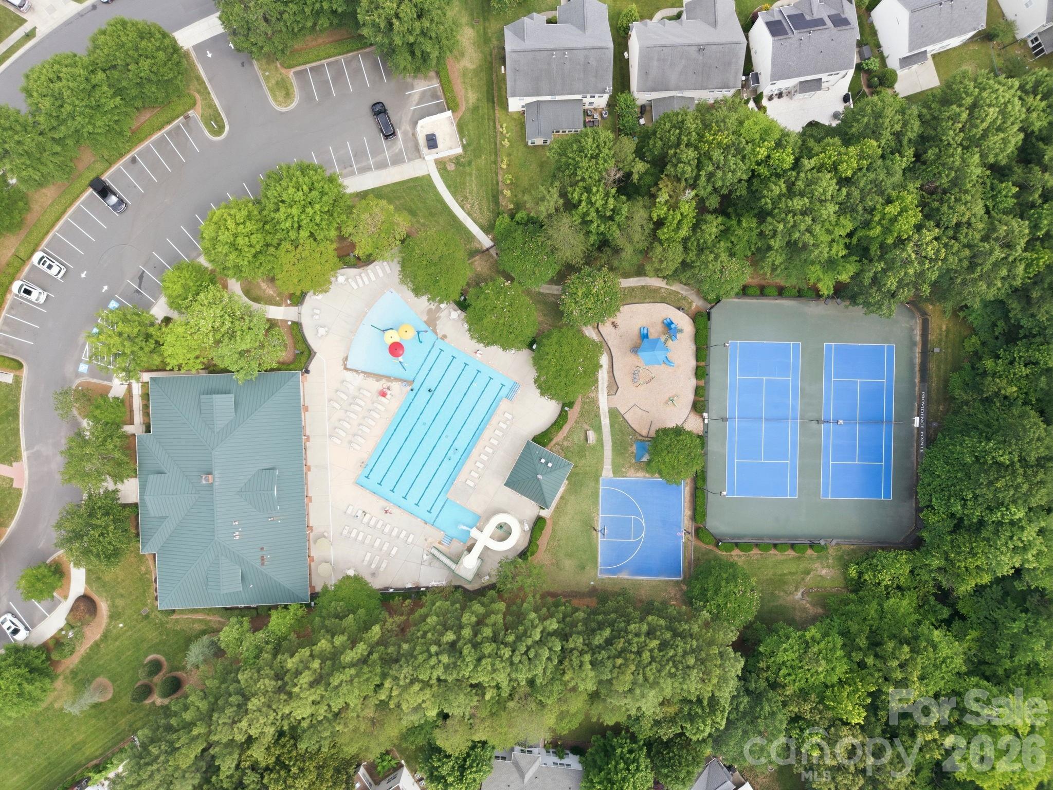16106 Cloverleaf Court — Charlotte