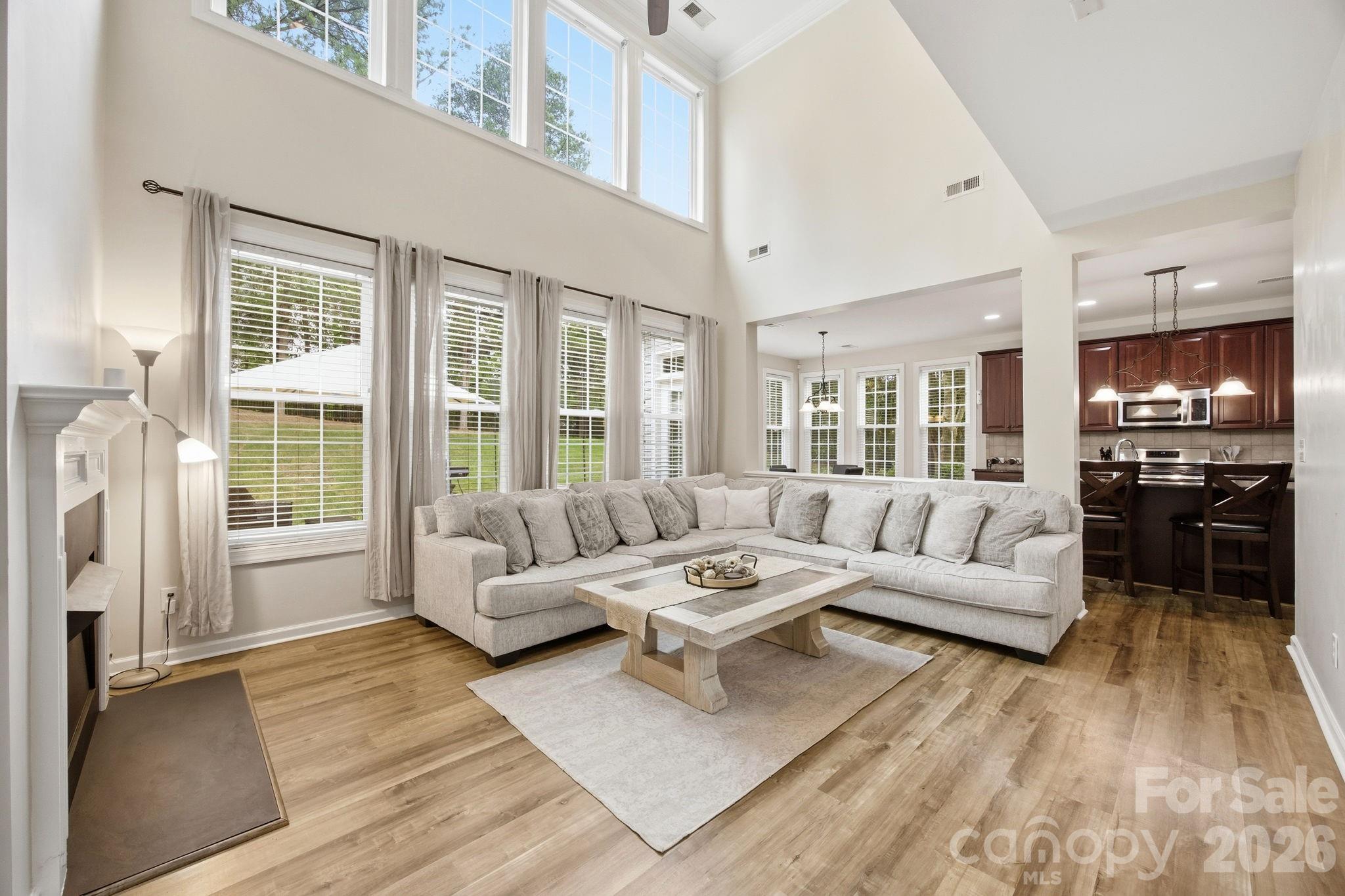 16106 Cloverleaf Court — Charlotte