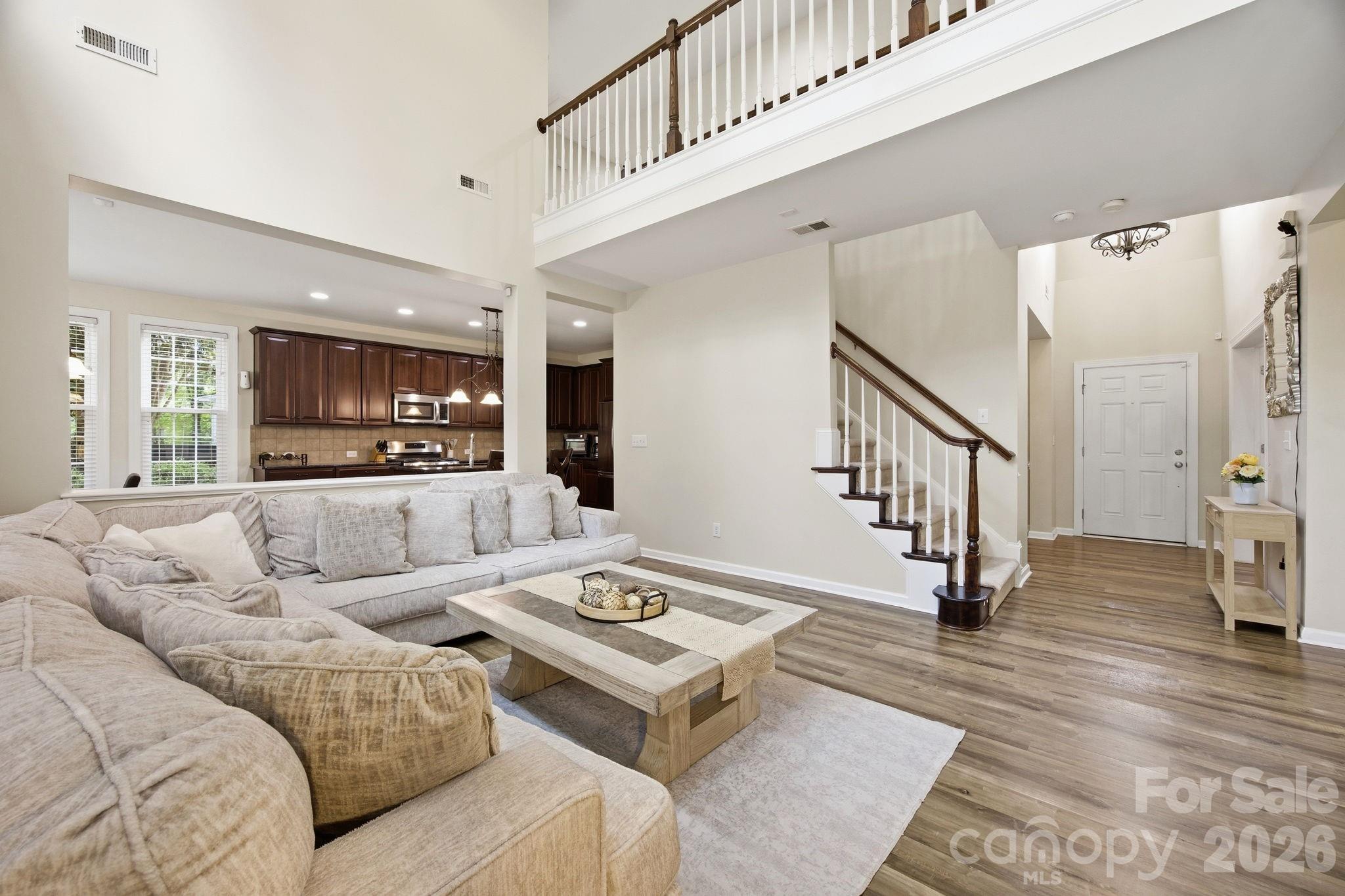 16106 Cloverleaf Court — Charlotte