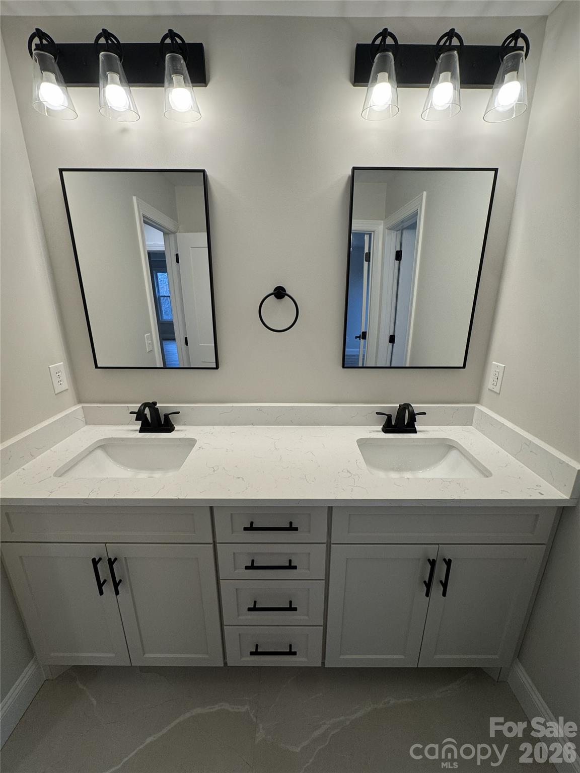 112 Wexford Pointe #5 — Hickory