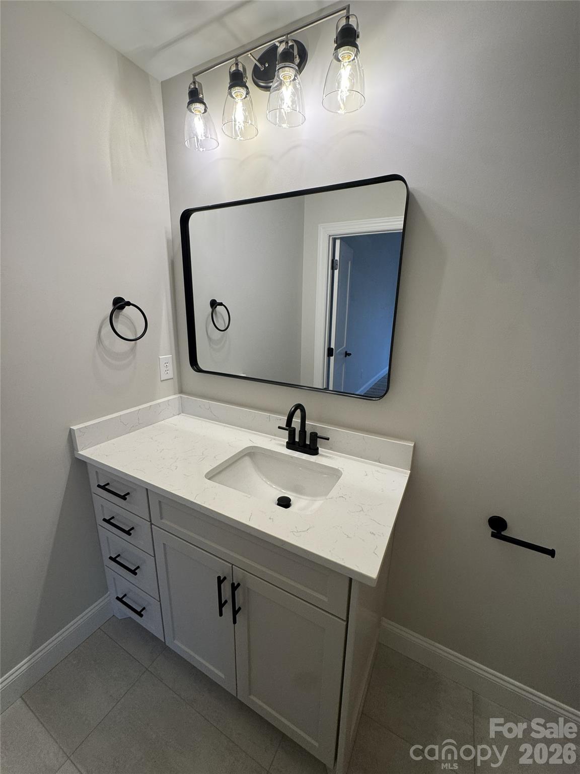 112 Wexford Pointe #5 — Hickory